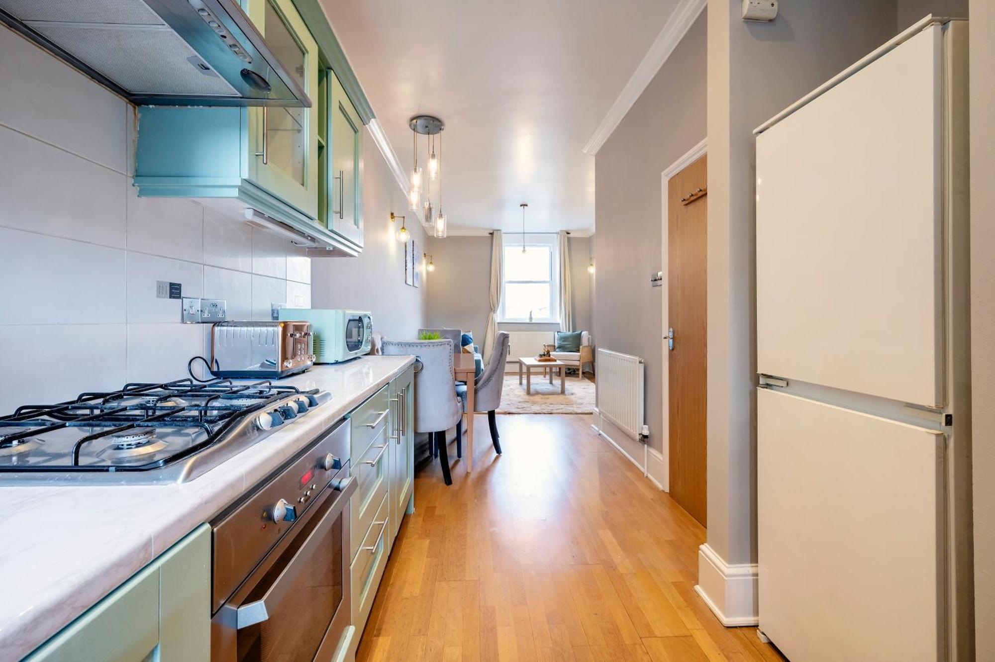 Large 1 Bedroom In Center Of 3 * London