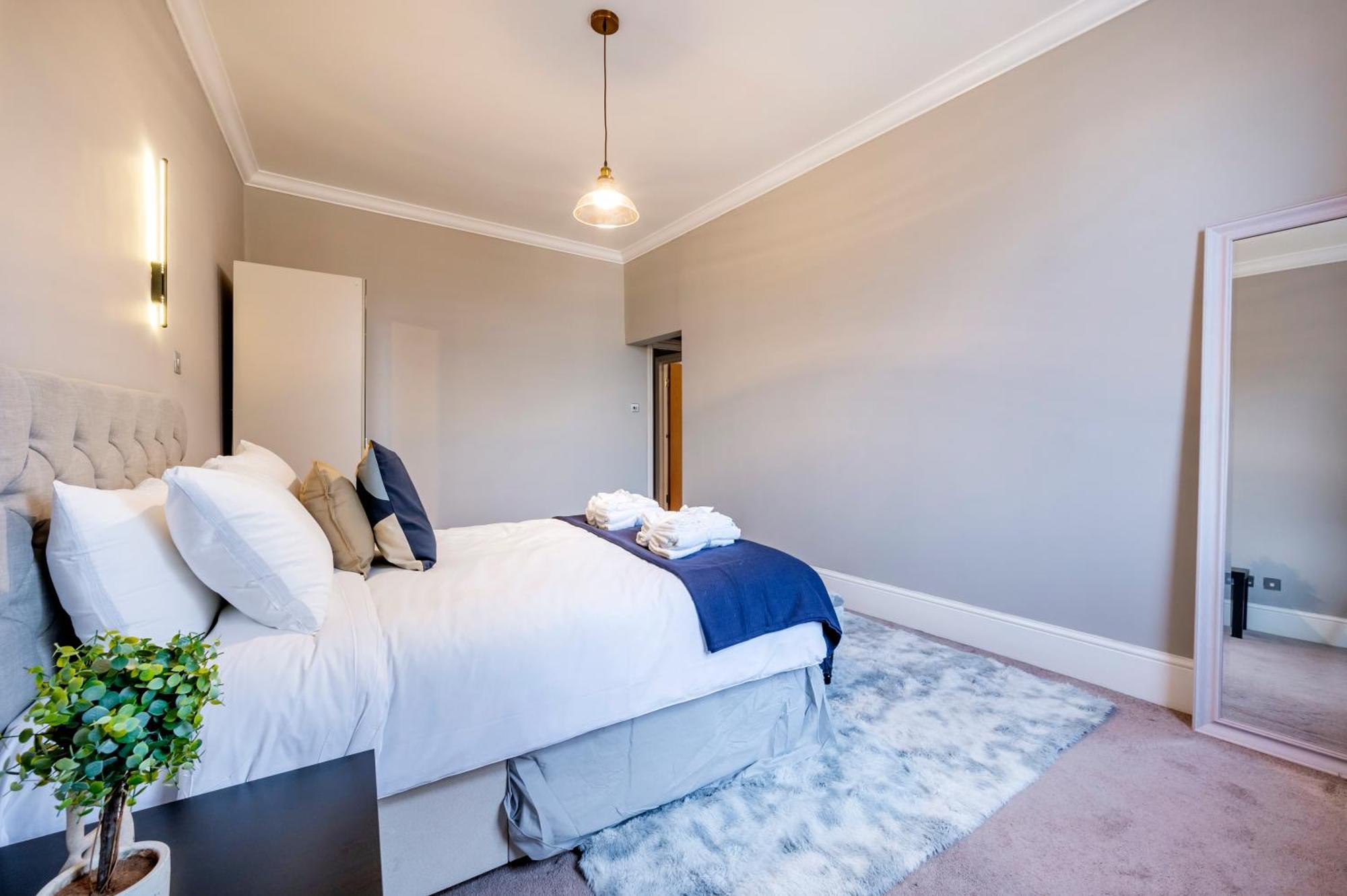 Apartment Large 1 Bedroom In Center Of 3 London