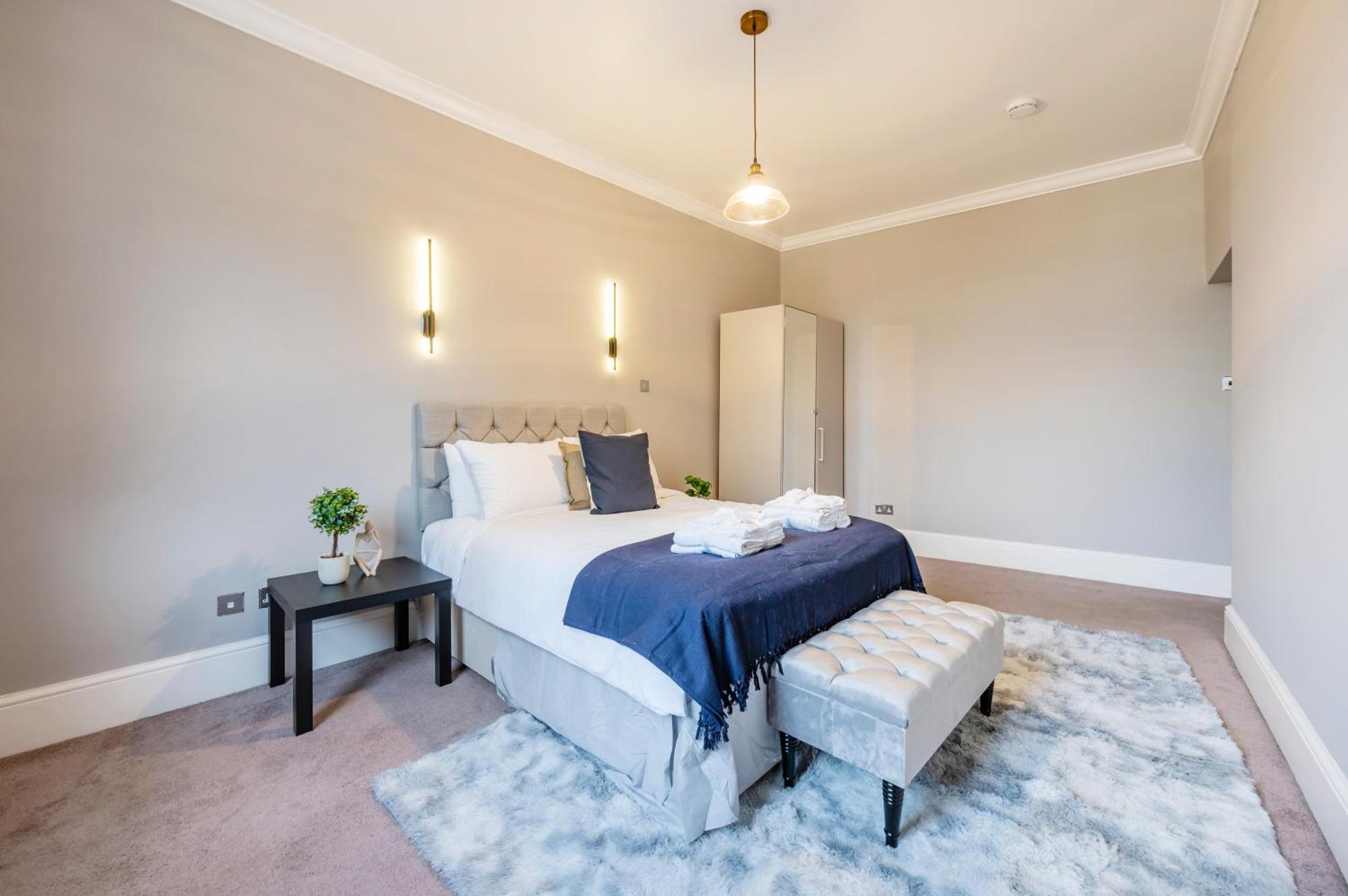Large 1 Bedroom In Center Of 3 Londres