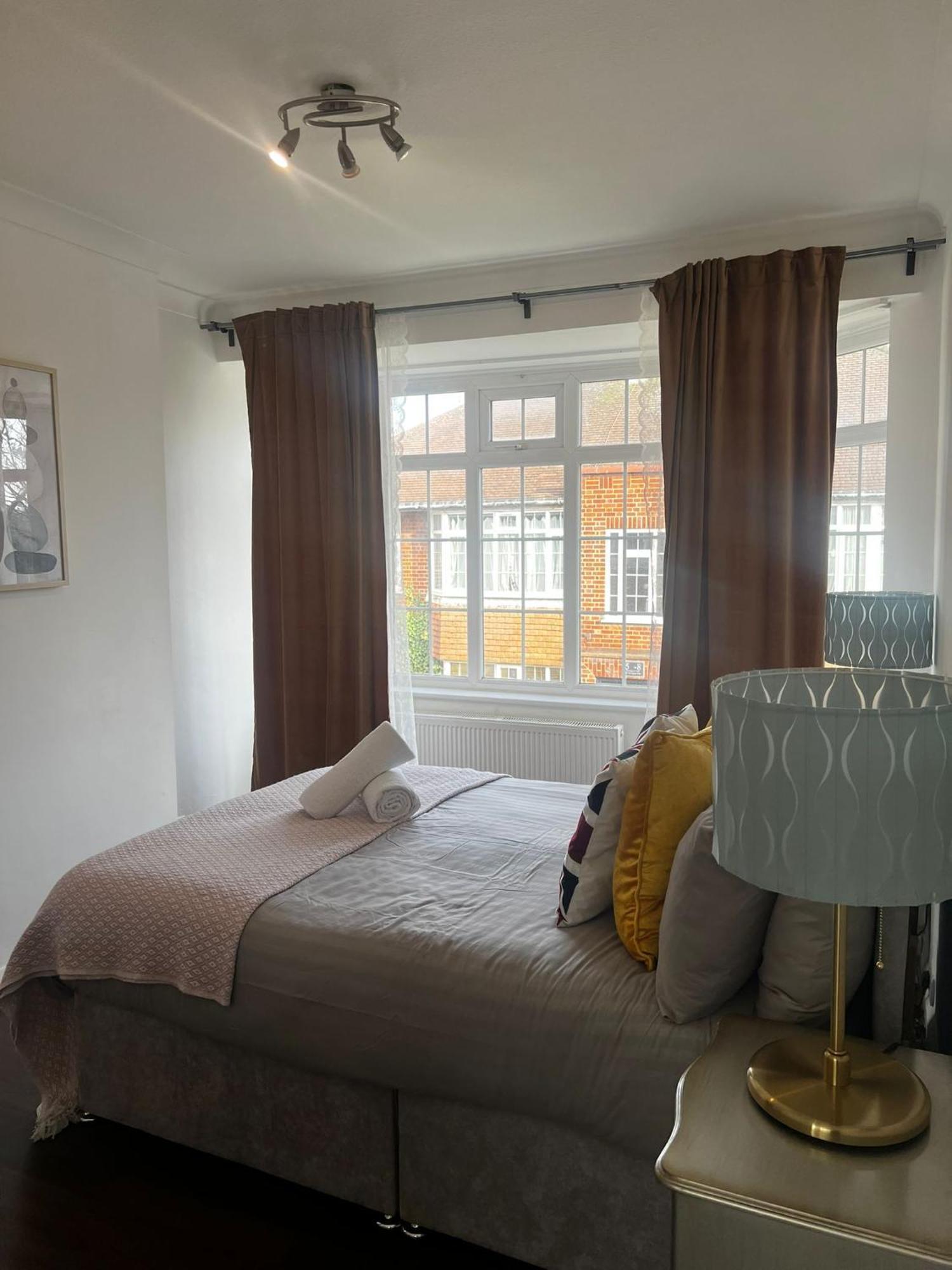 Flat 2 Sia * London