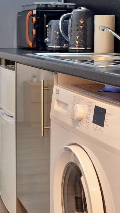 Apartment Brand New Collection Of Close To Tube Station