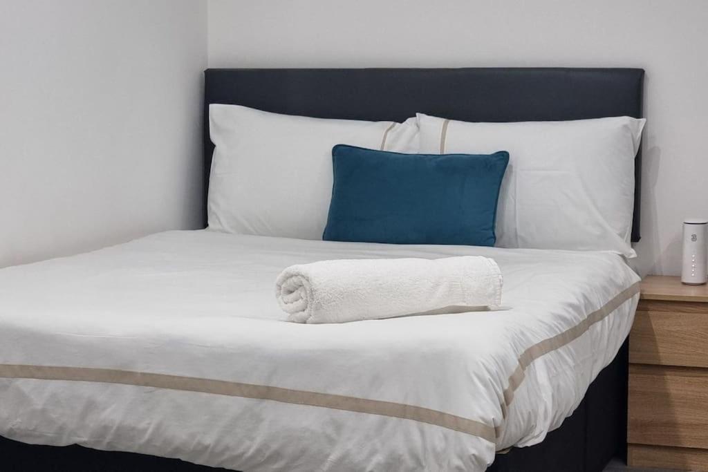 Brand New Collection Of Close To Tube Station