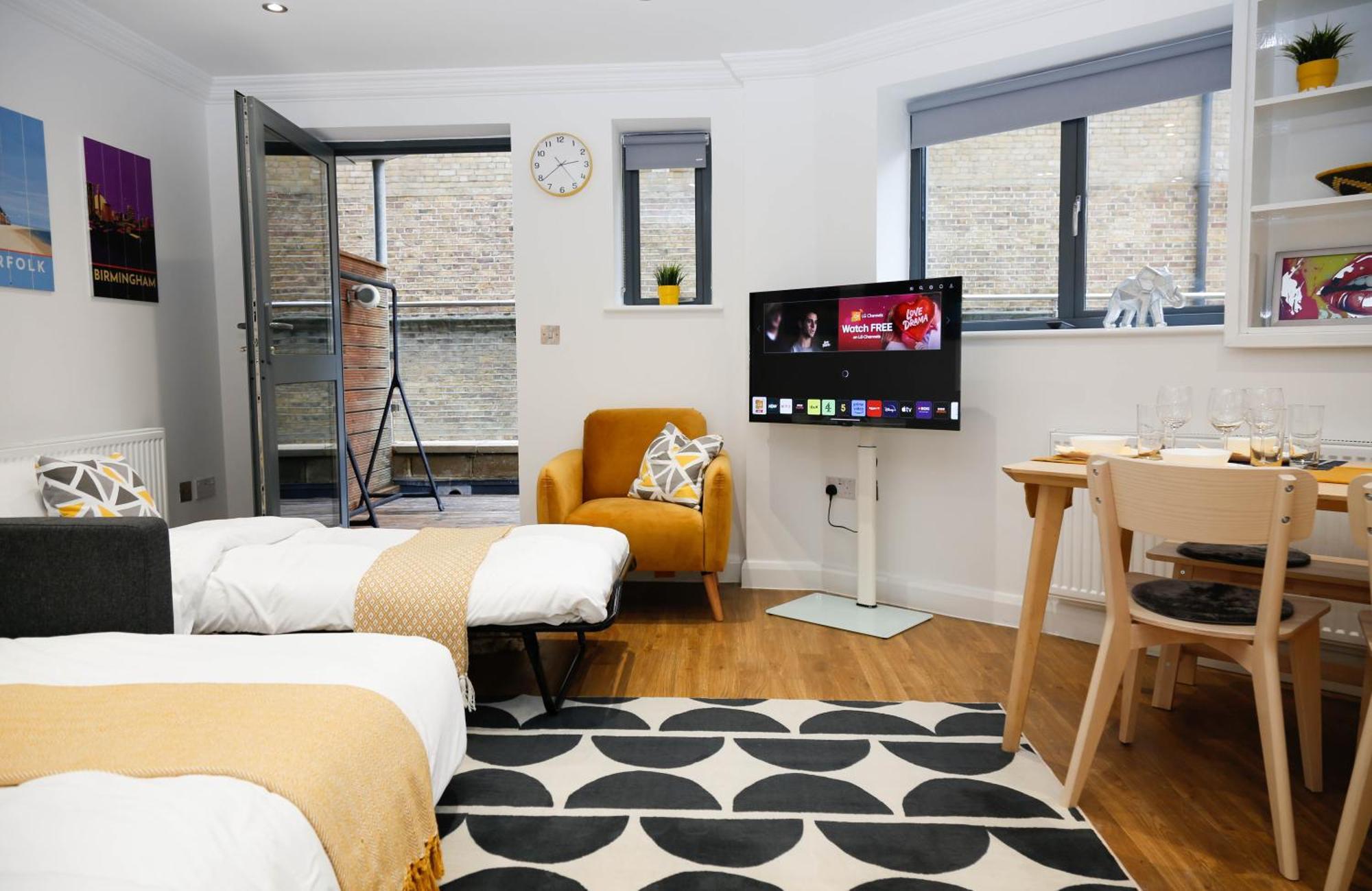 New Luxury In Location Next To Shops, Cafes, Bars & Metro Apartamento Londres