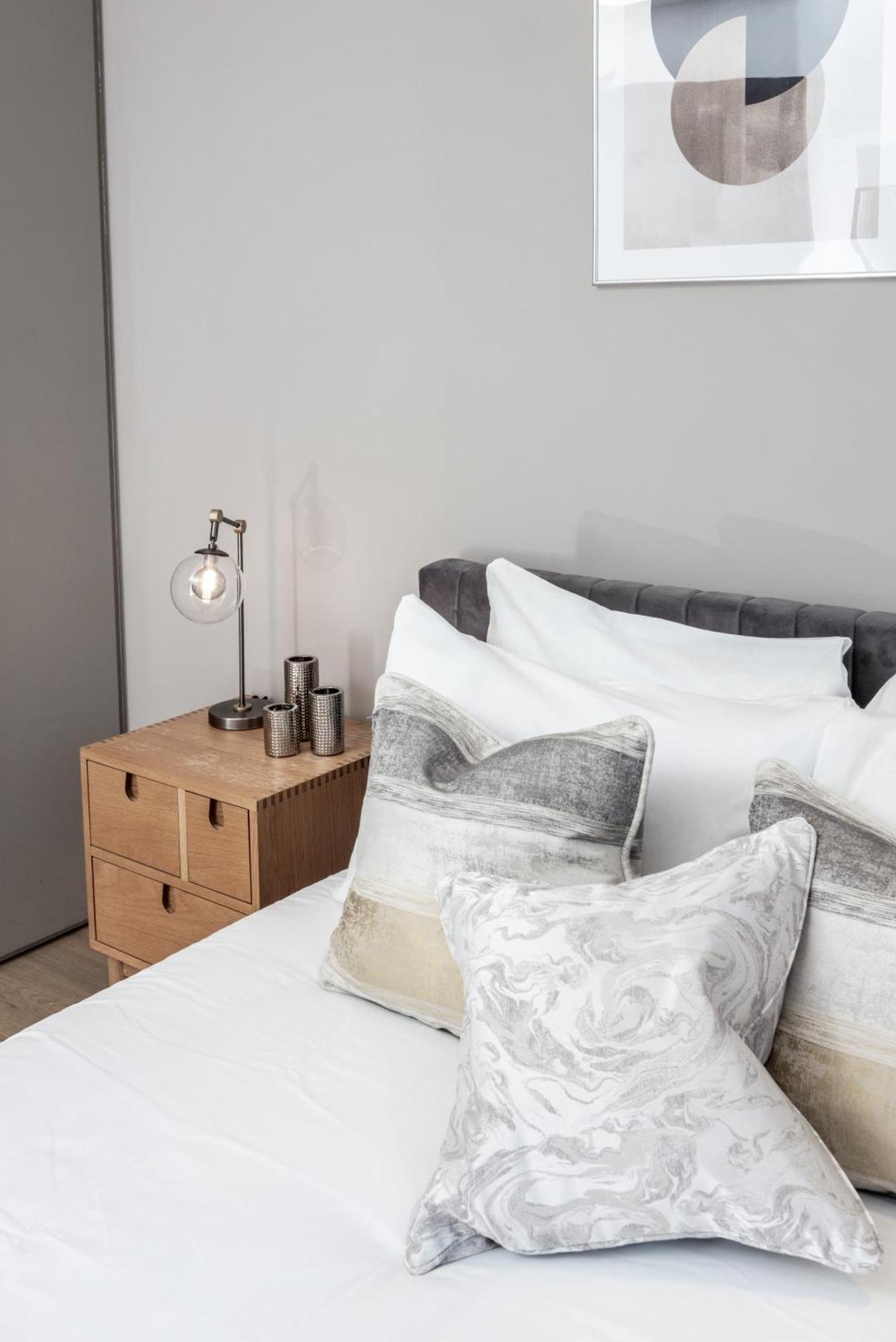 Luxury 2bed:prime Location, Min 2 Main Attractions Apartment *