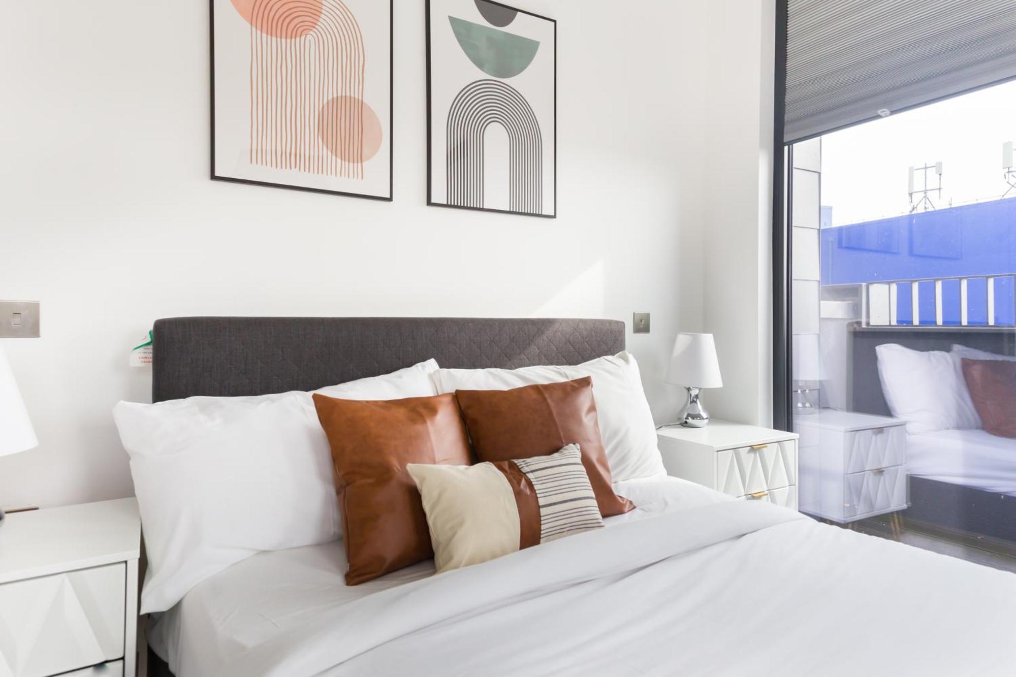 Apartment The Vale - Luxury London