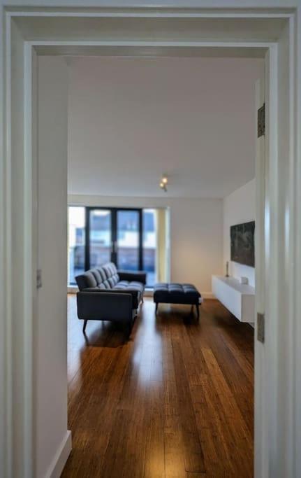 New Lux 1 Or 2 Bed Flats + Car Park + 5min Tube + Fast Wifi Appartement