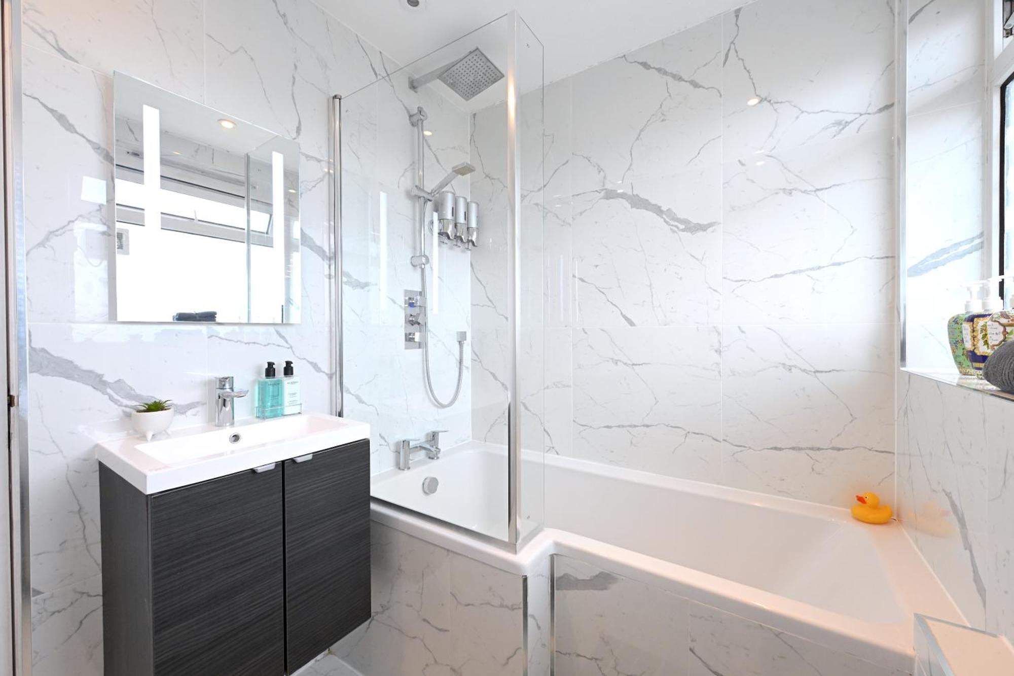 Superb 4 Bedroom Flat In The Heart Of Camden Town Apartamento Londres