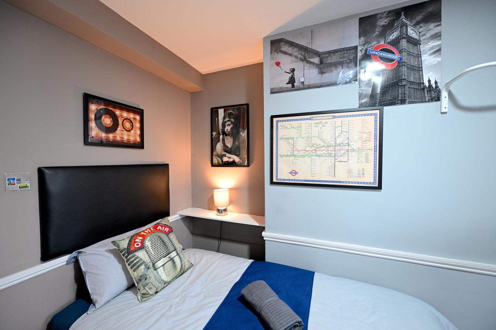 Superb 4 Bedroom Flat In The Heart Of Camden Town * Londres