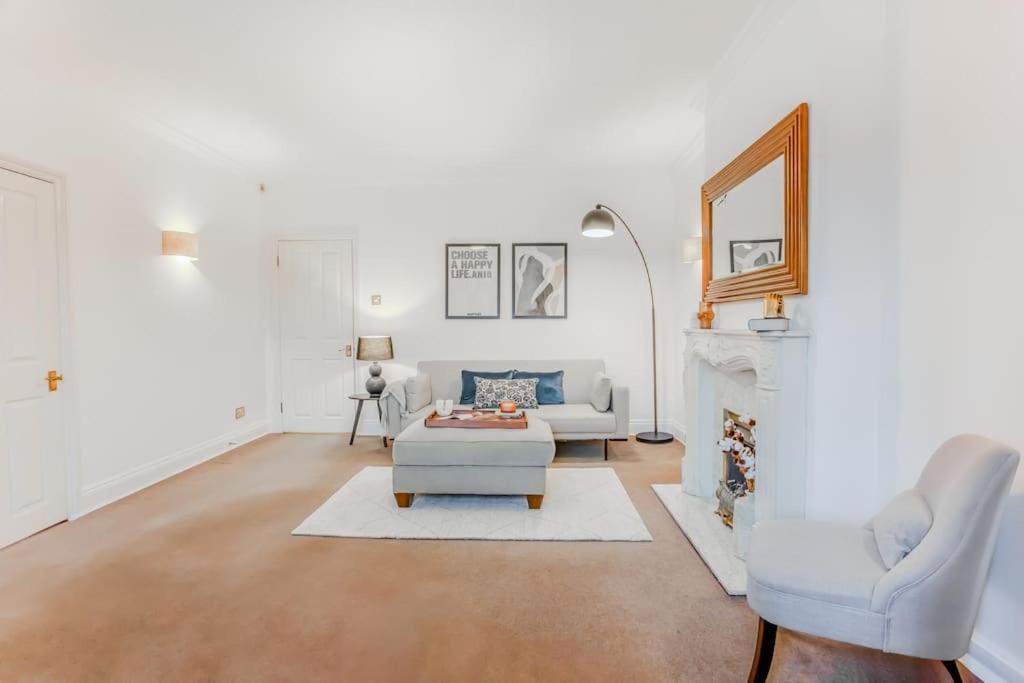 Beautiful 2bed By Hyde Park Apartment
