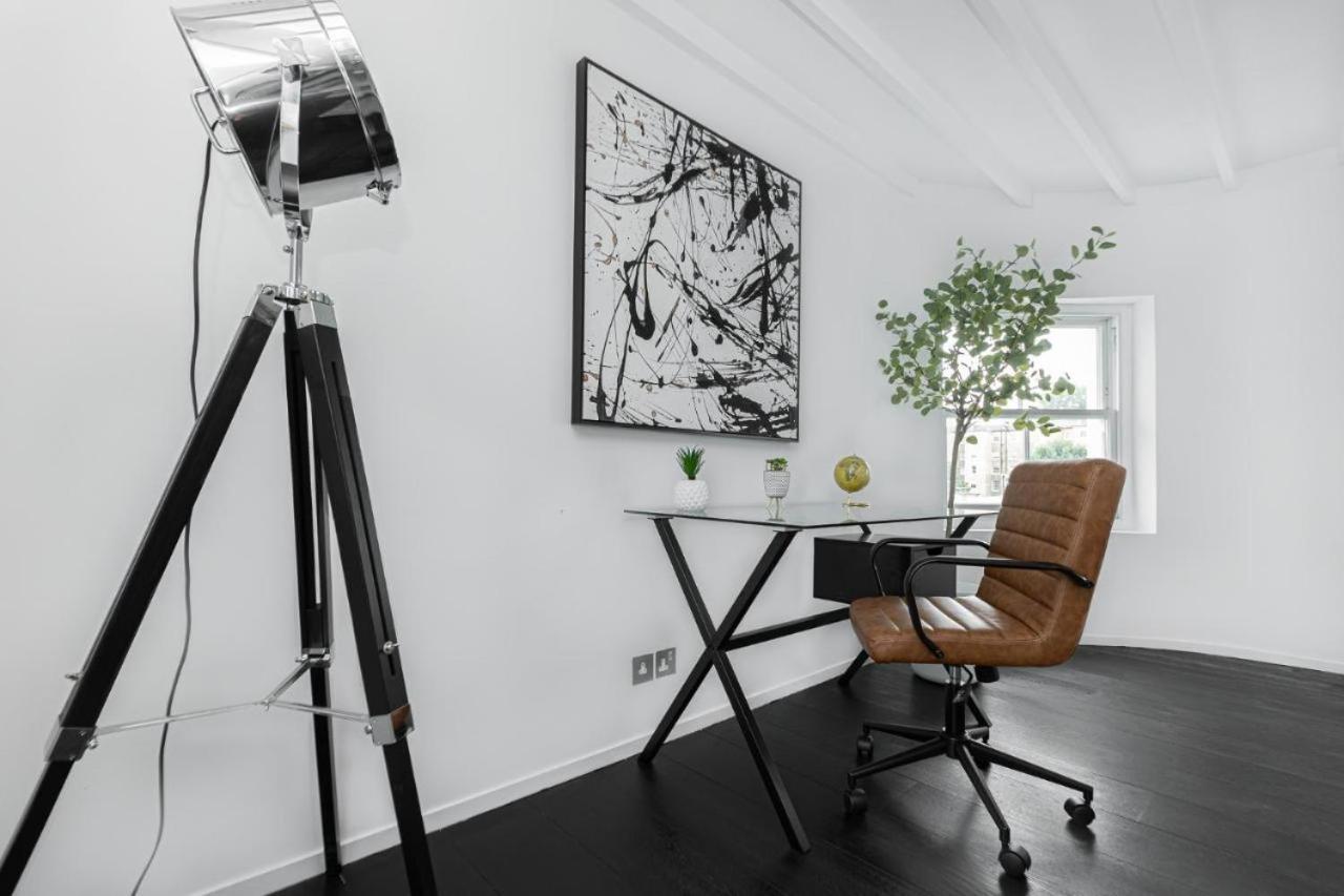 Urban Bourbon At Notting Hill Apartment *