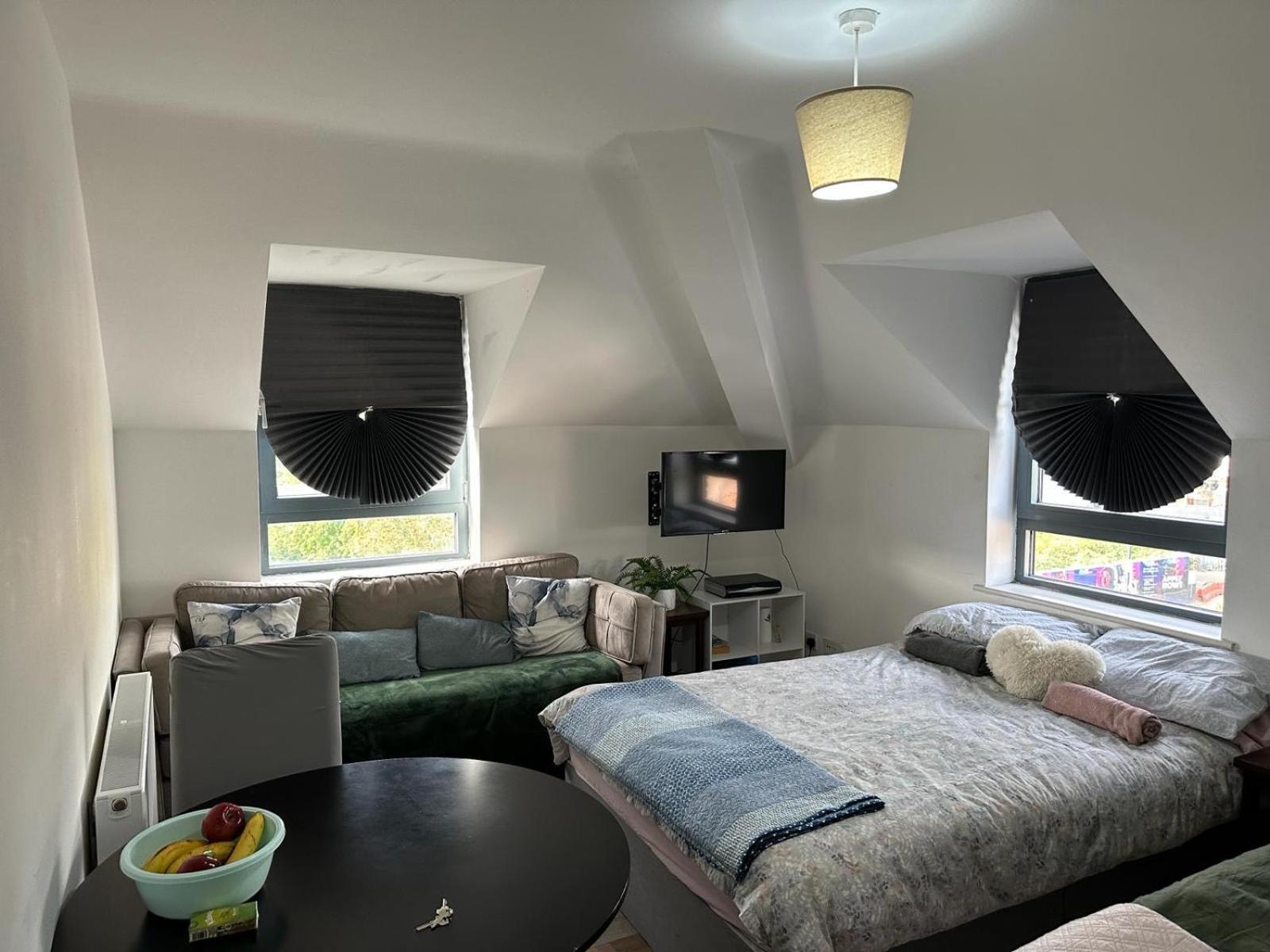 Charming 6-bed In Wembley Area Apartamento *