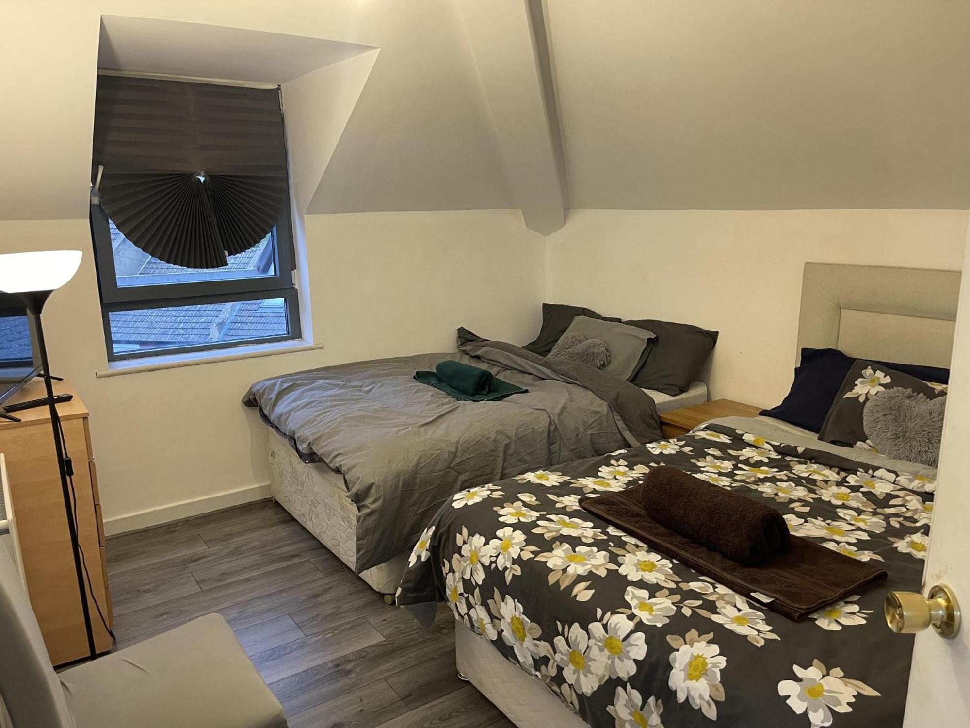 Charming 6-bed In Wembley Area Apartamento *