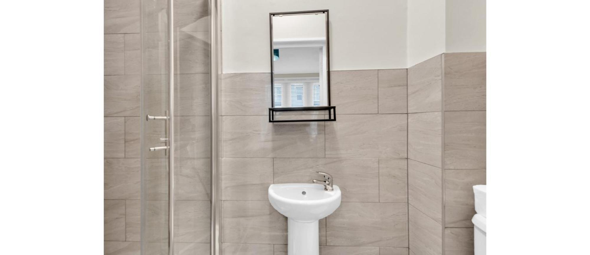 Sunny Serenity: Living With A Breeze Apartamento