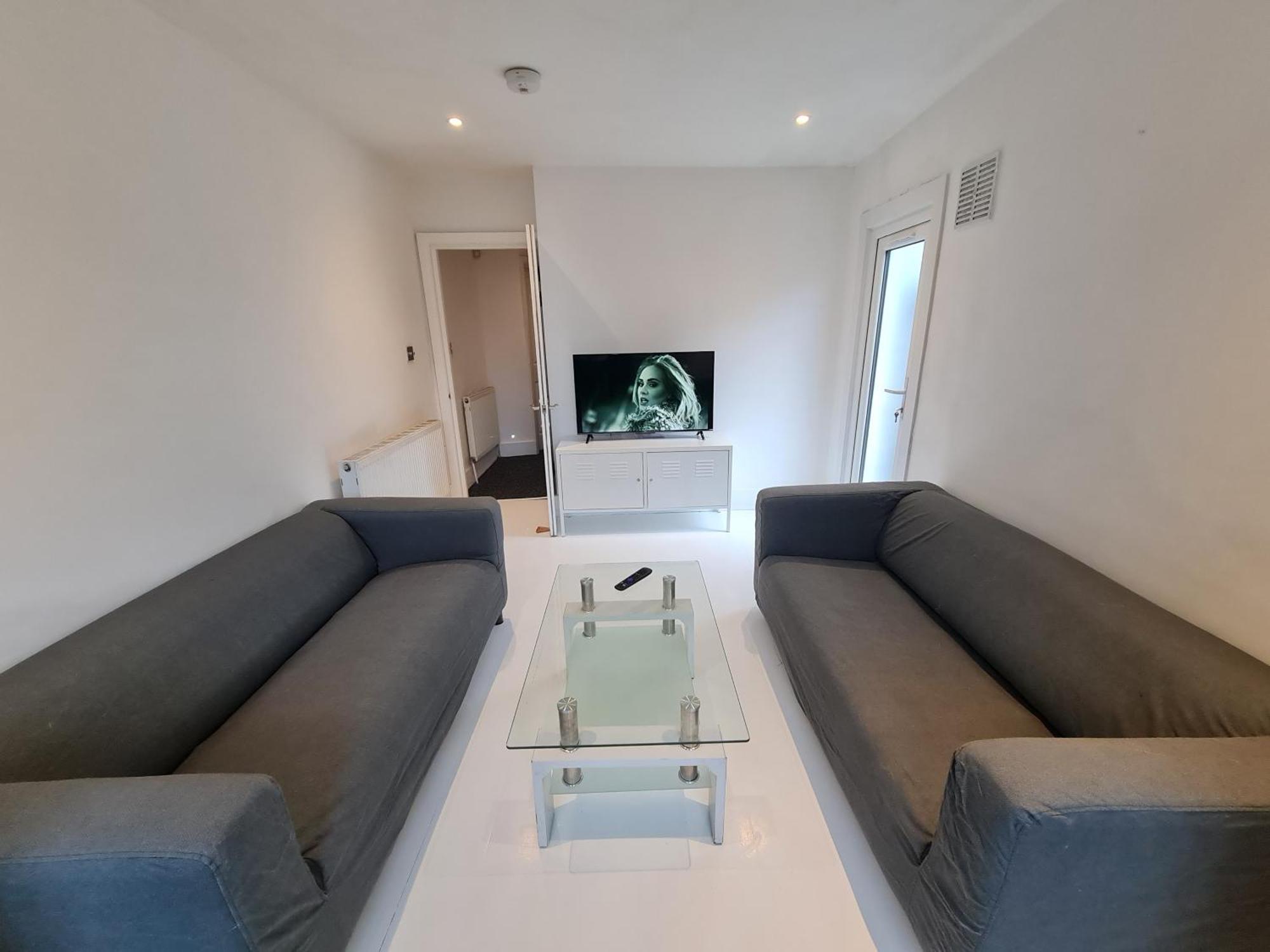 Leyton Park Place Apartment *