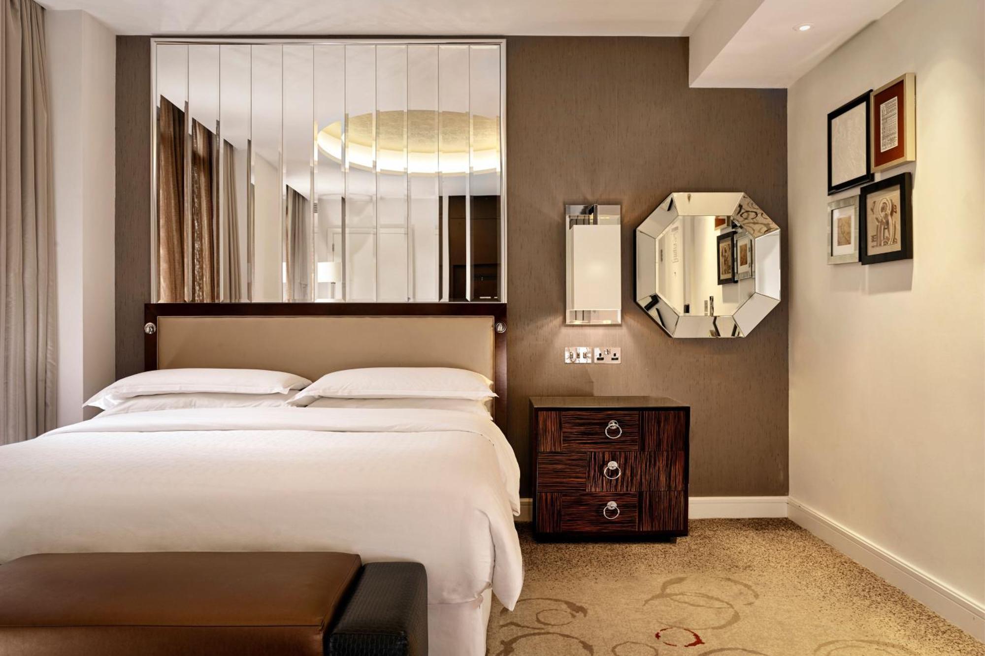 Sheraton Grand Park Lane Hotel