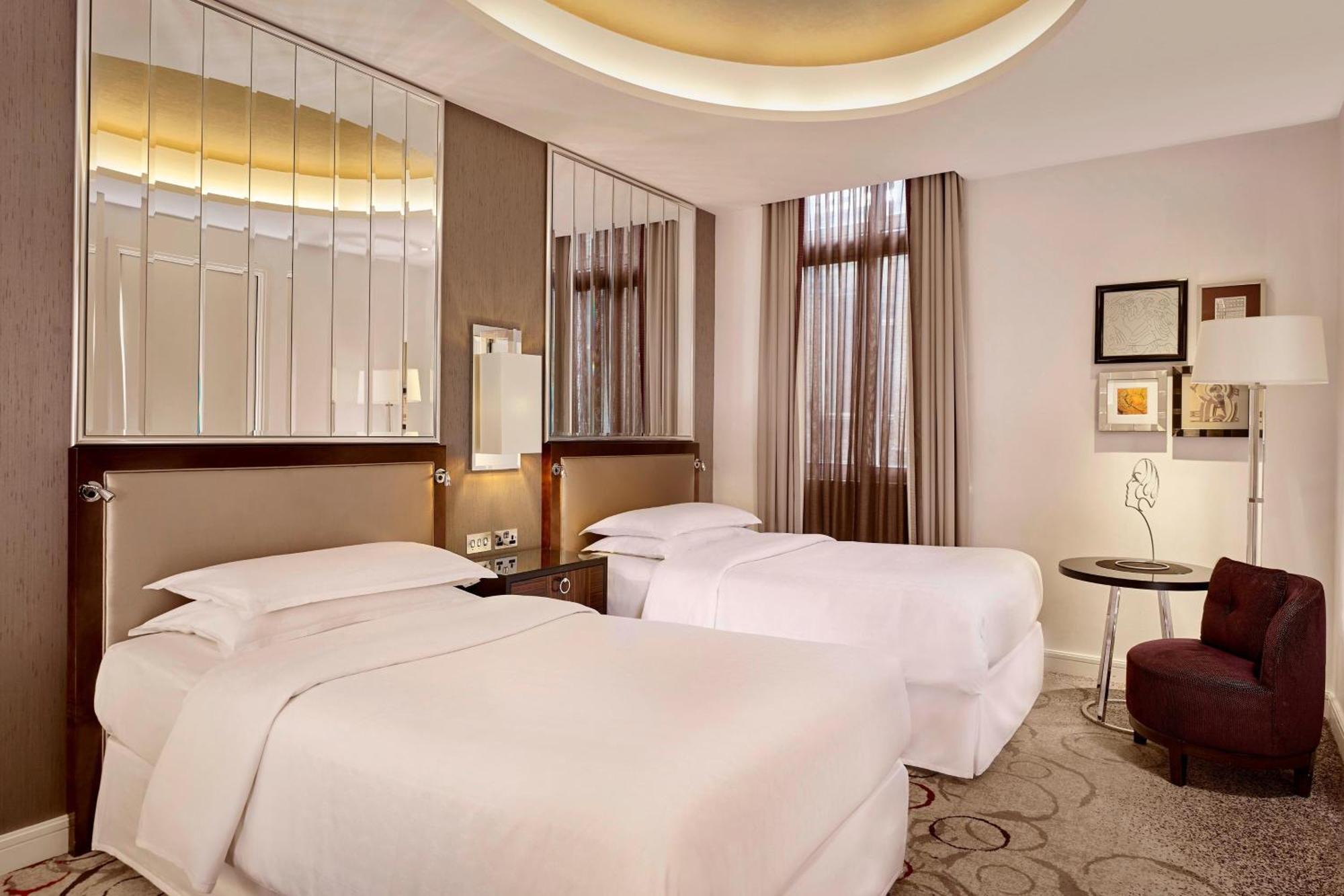 Sheraton Grand Park Lane 5*
