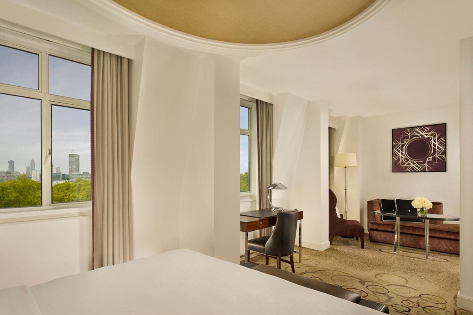 Sheraton Grand Park Lane Hotel 5*