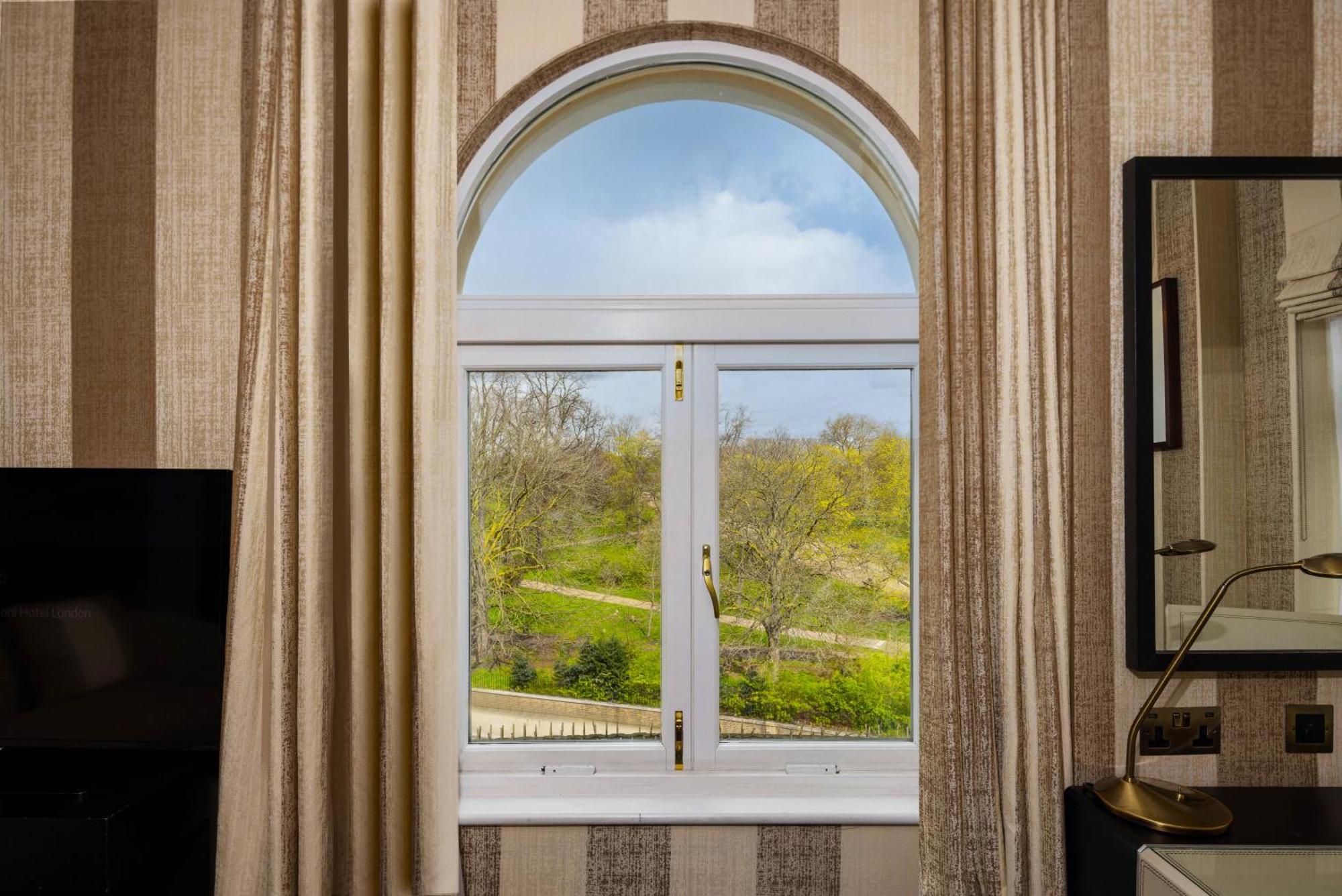 60 Hyde Park Gate Hotel 5*