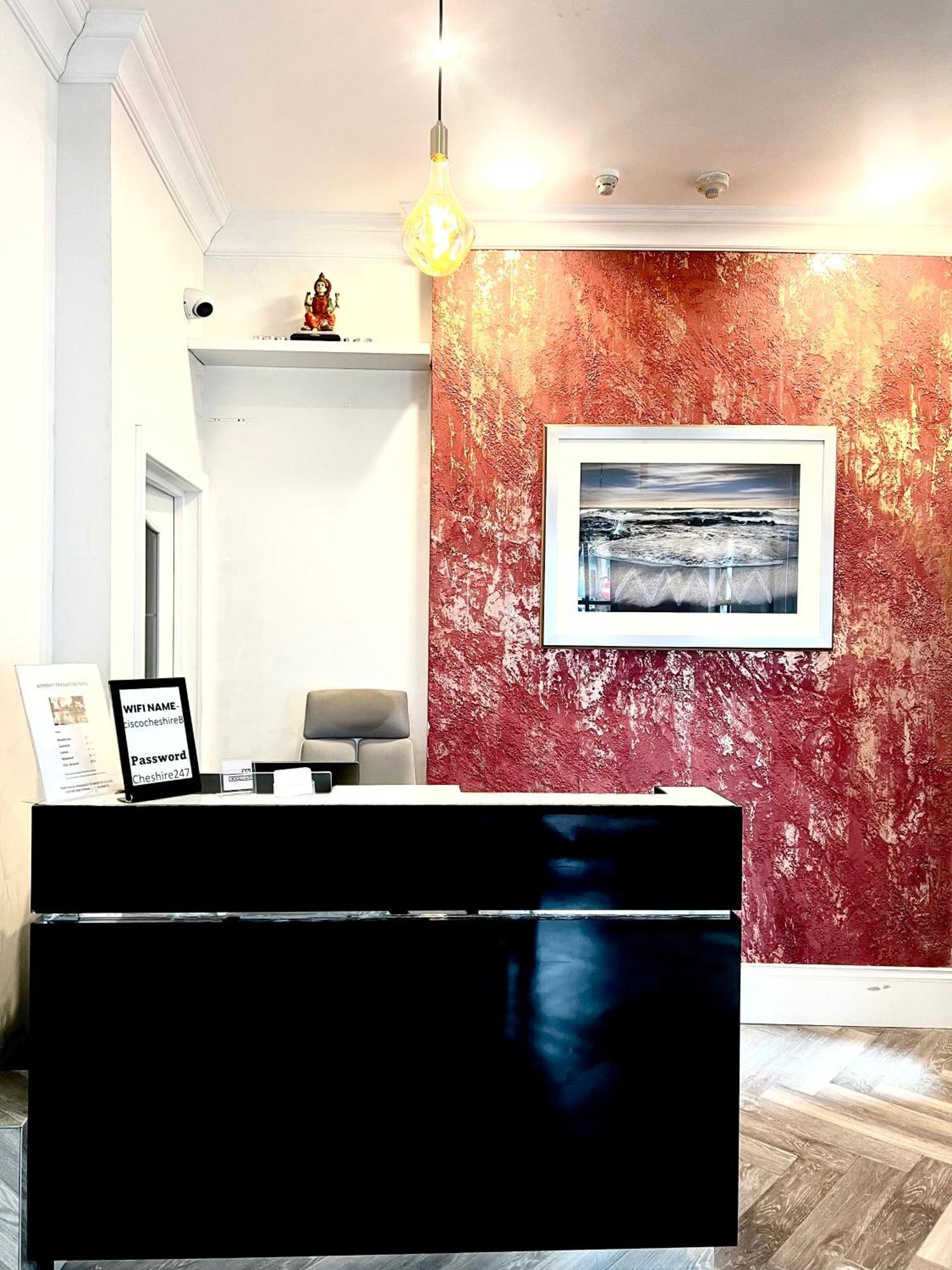 Hotel Cheshire Central 3*