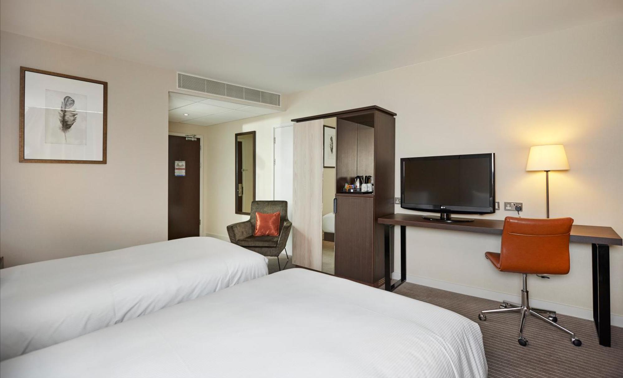 Doubletree By Hilton Excel Hotel 4*