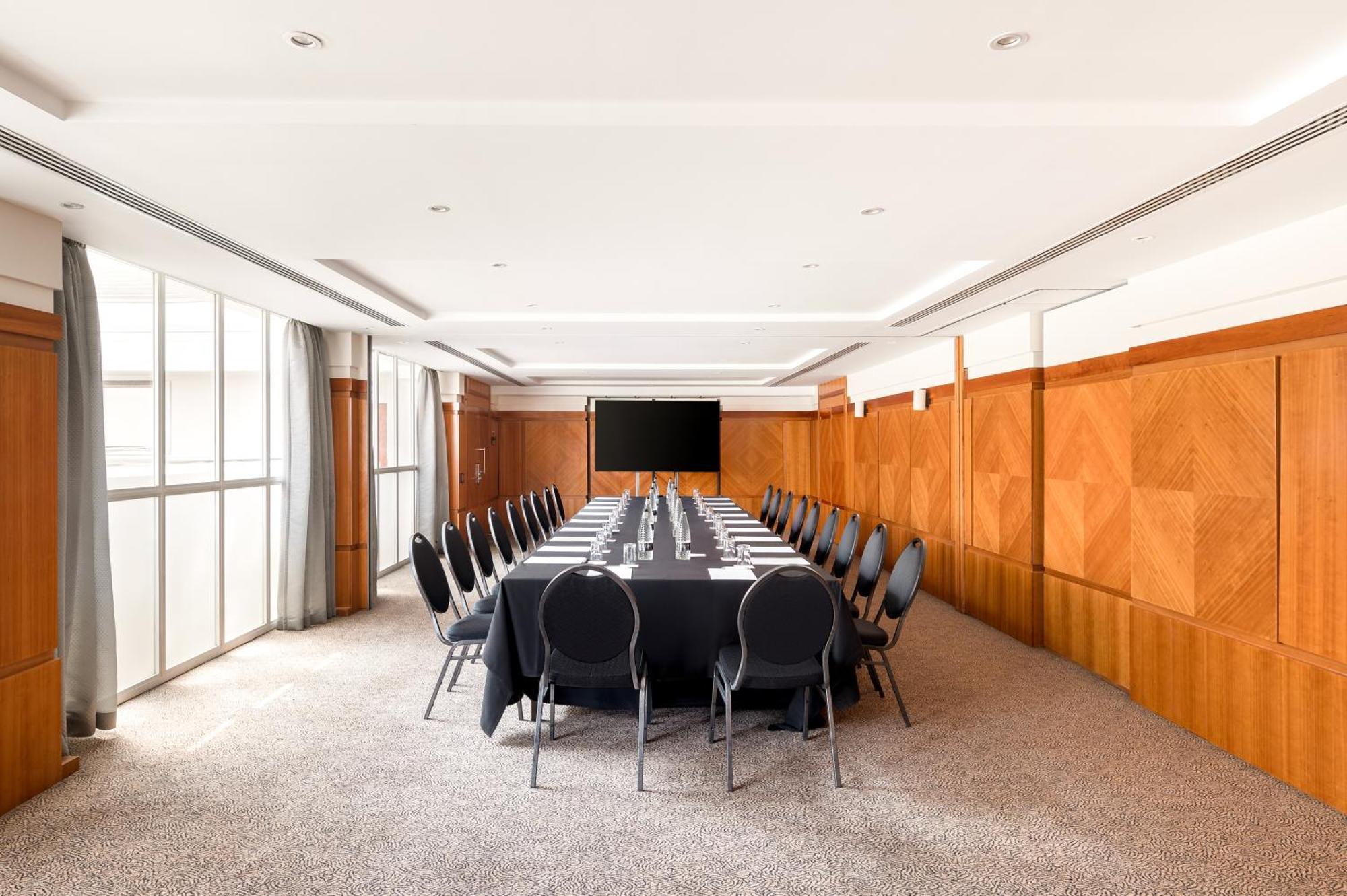 Millennium Knightsbridge 4*