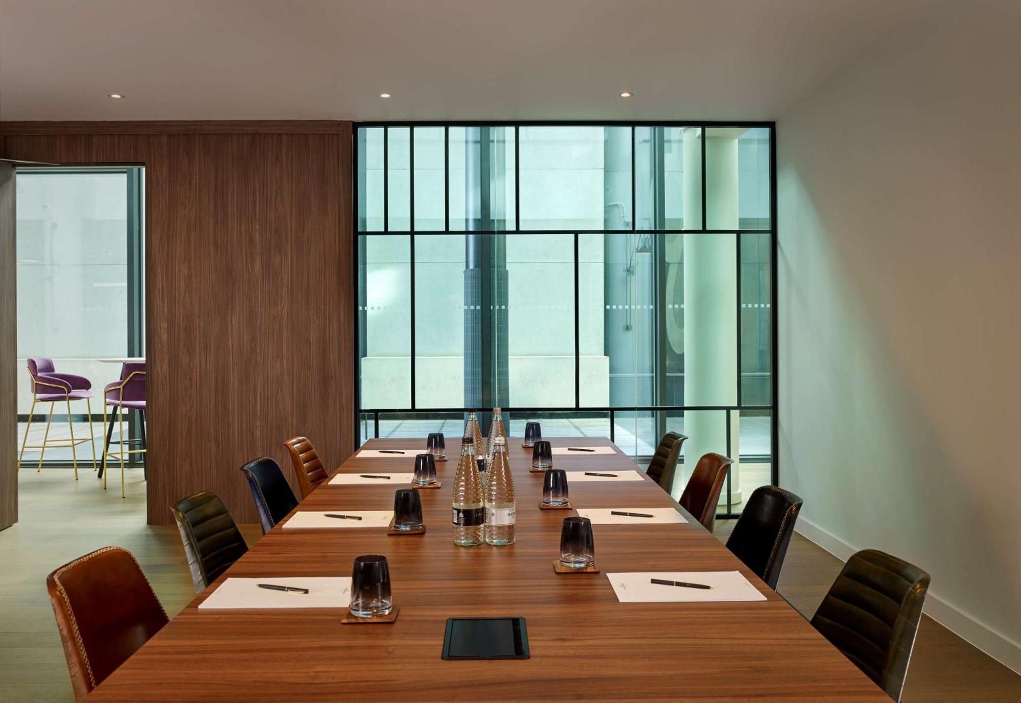 Hotel The Westminster London, Curio Collection By Hilton London