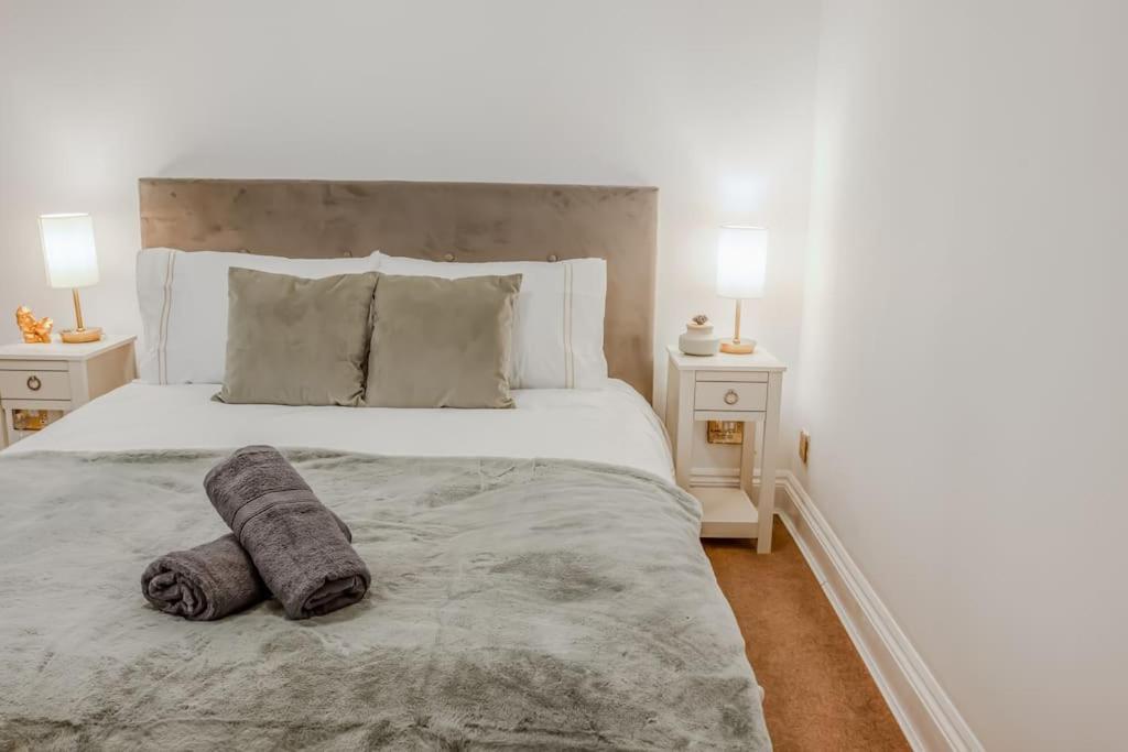 2 Bed Chic Vintage Flat At Bayswater Londen