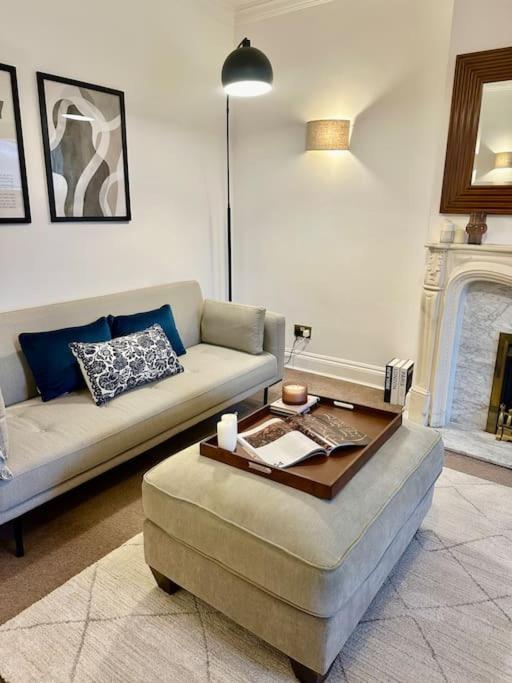 2 Bed Chic Vintage Flat At Bayswater Appartement