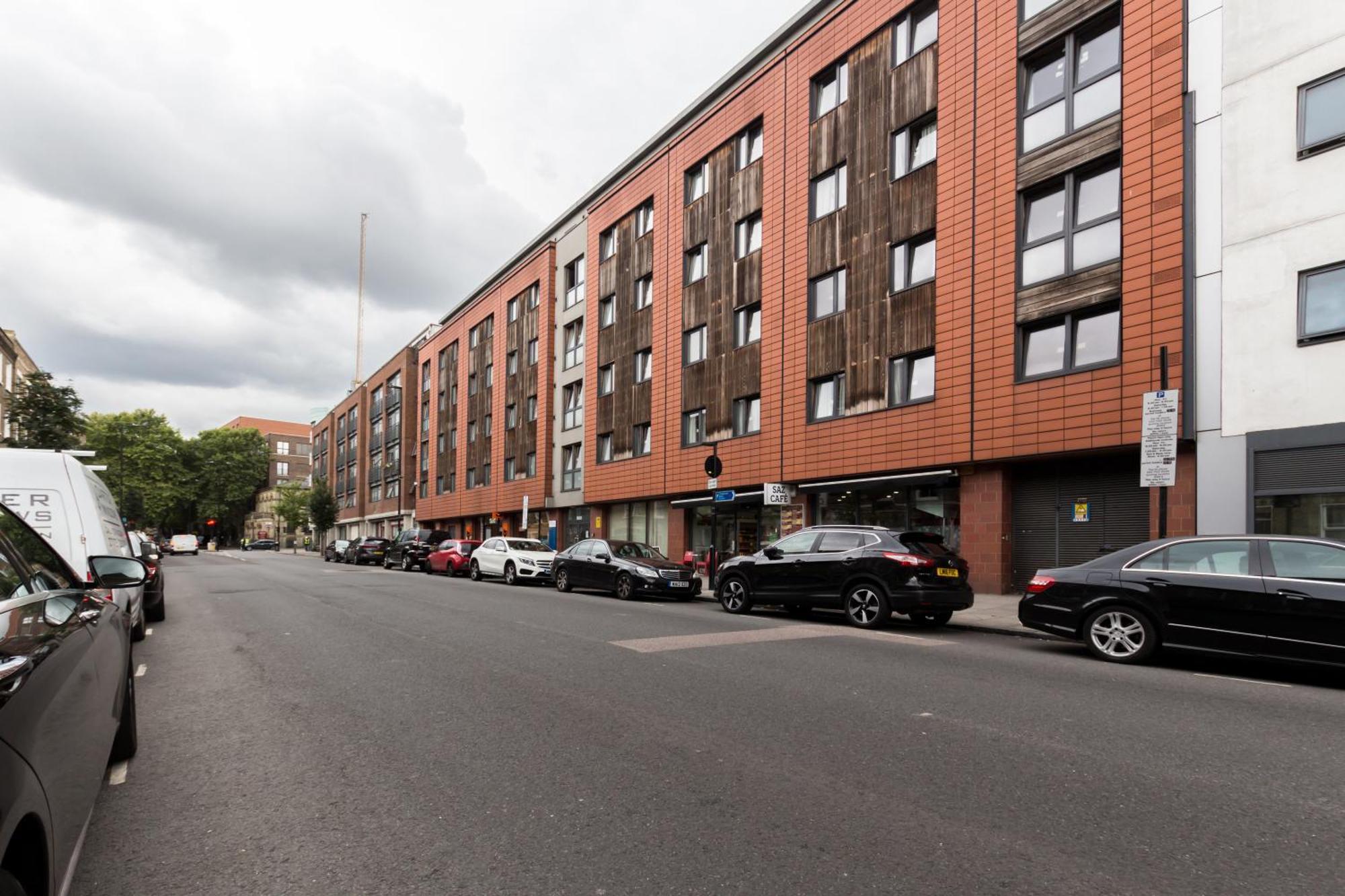 Vibrant 1br Apt Wprivate Decked Garden, Fast Wifi Appartement
