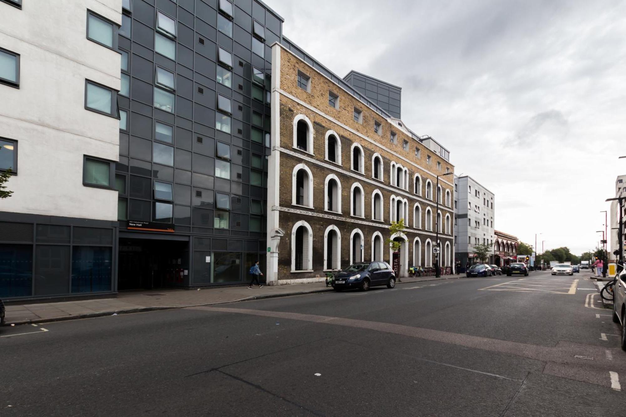 Vibrant 1br Apt Wprivate Decked Garden, Fast Wifi Appartement