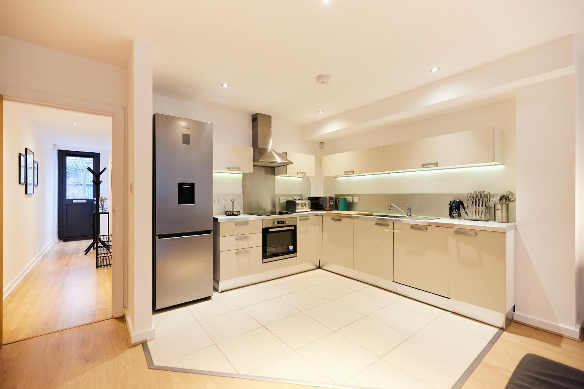 The Putney Escape - Trendy 2bdr Flat With Terrace + Parking *