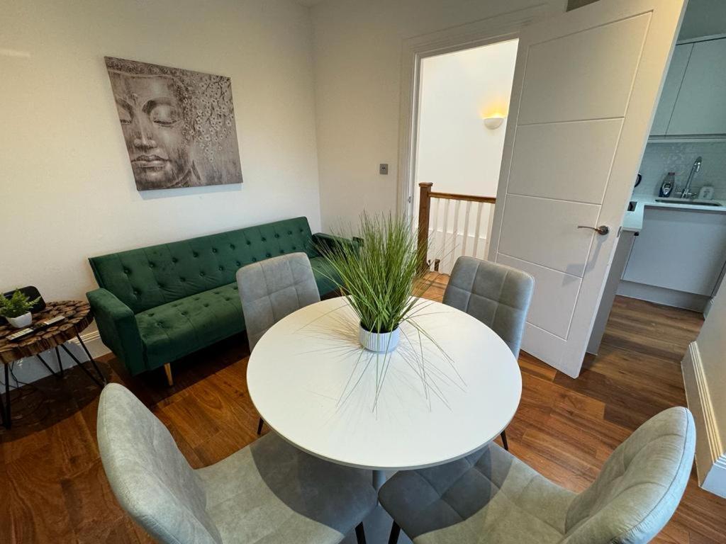 Sleek Modern Wimbledon Vakantiehuis Londen