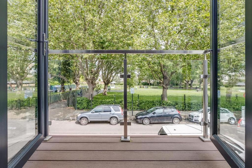 Sleek Modern Wimbledon Londen