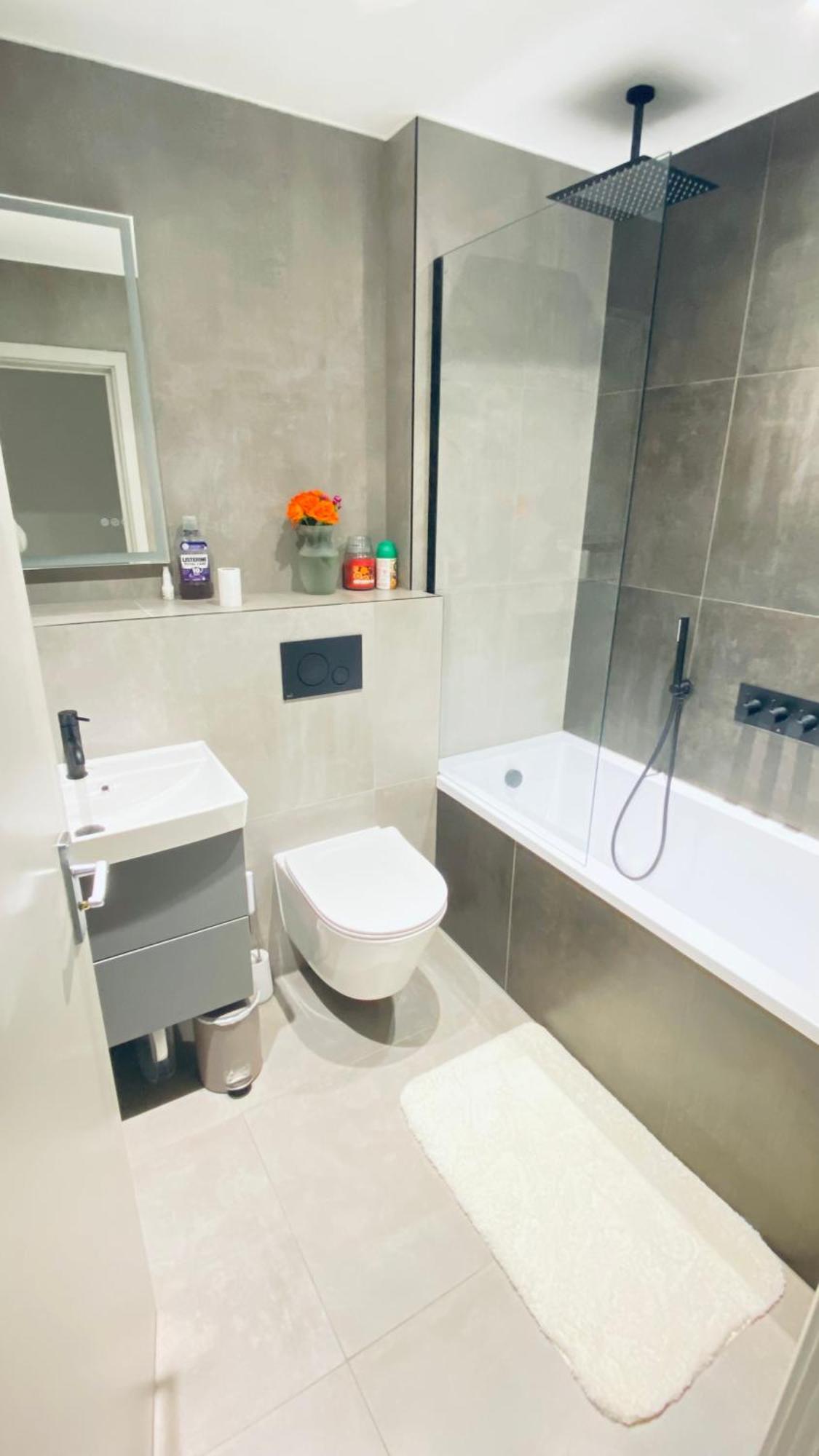 Shadwell - Walking Distance To Tower Bridge, Two Stations In Close Proximity Londres