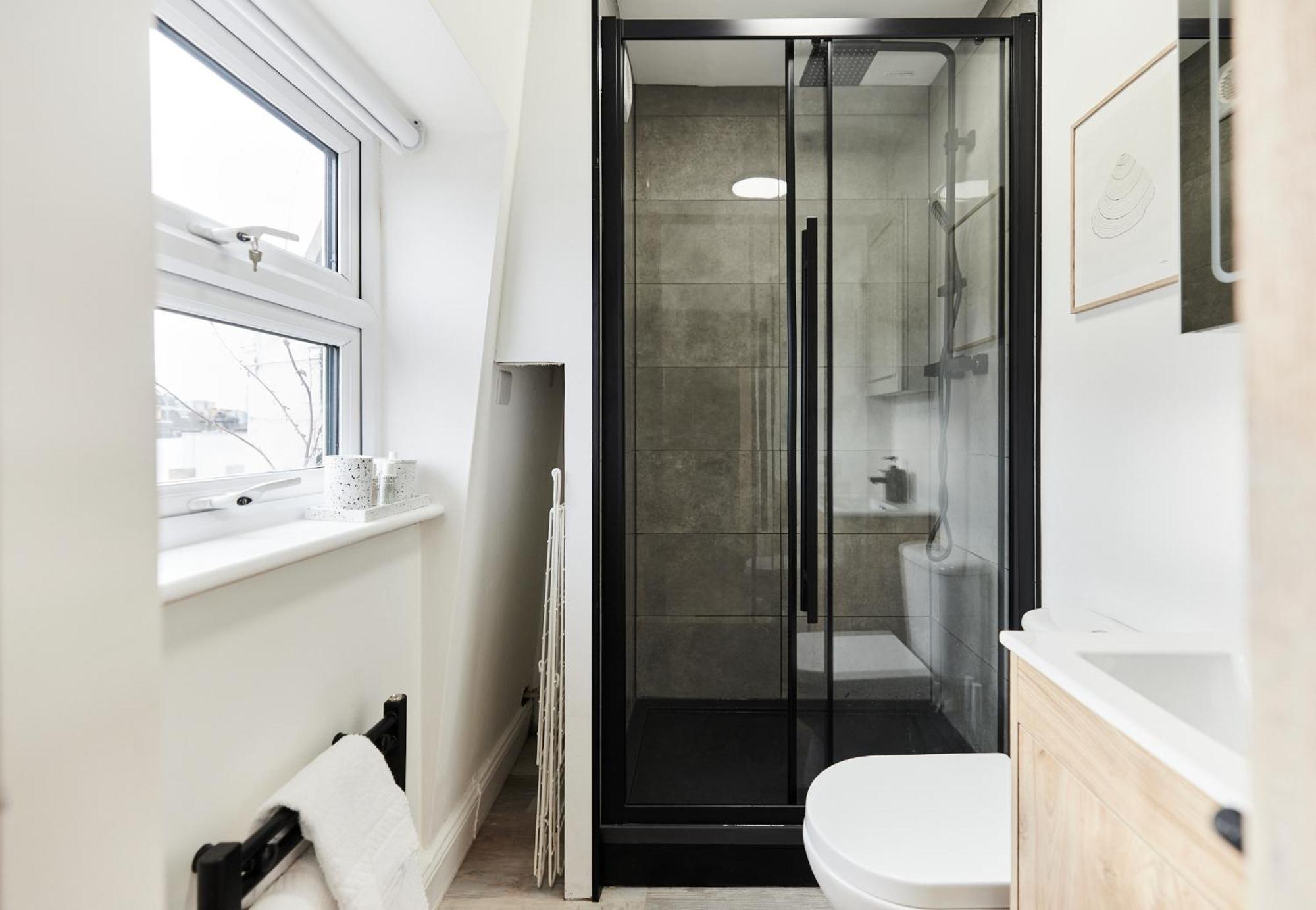 The North Notting Hill Crib - Bright 1bdr Flat *