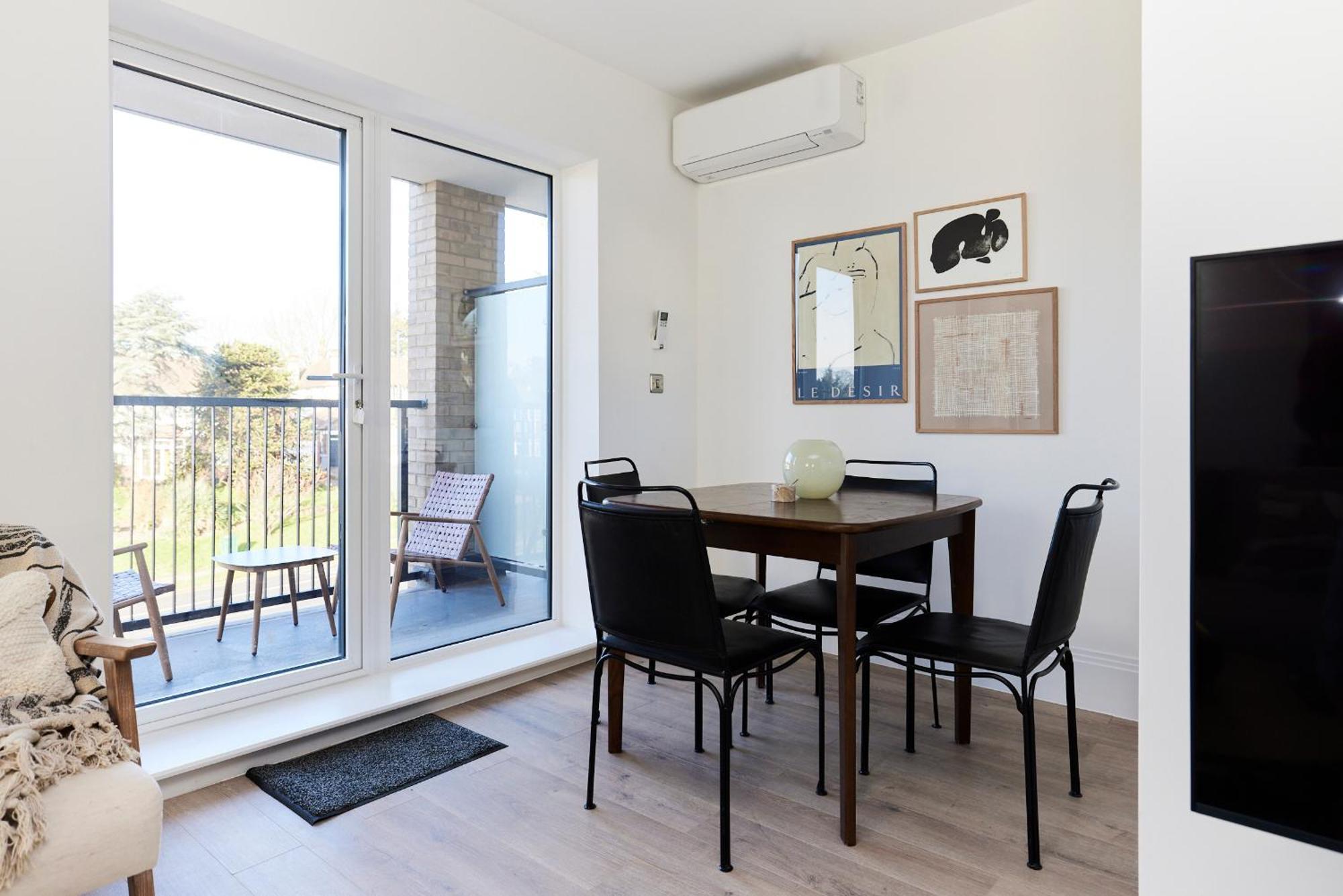 The Wembley Park Sanctuary - Stunning 2bdr Flat With Balcony London