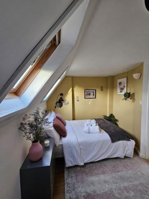 Fulham 2 Bedroom *
