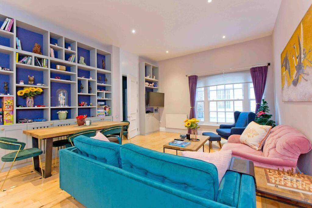 3 Bedroom Modern Townhouse * Londres