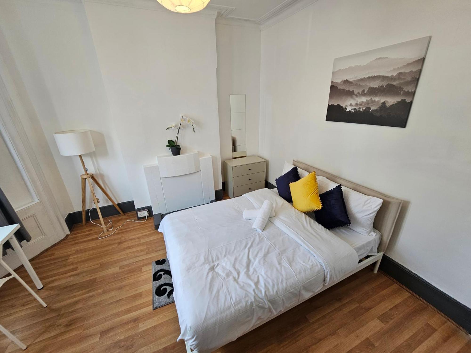 Homestay Family Near Queen Mary College