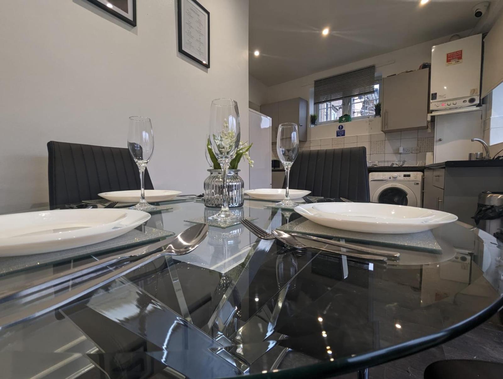 The Manor In Wembley * Londres