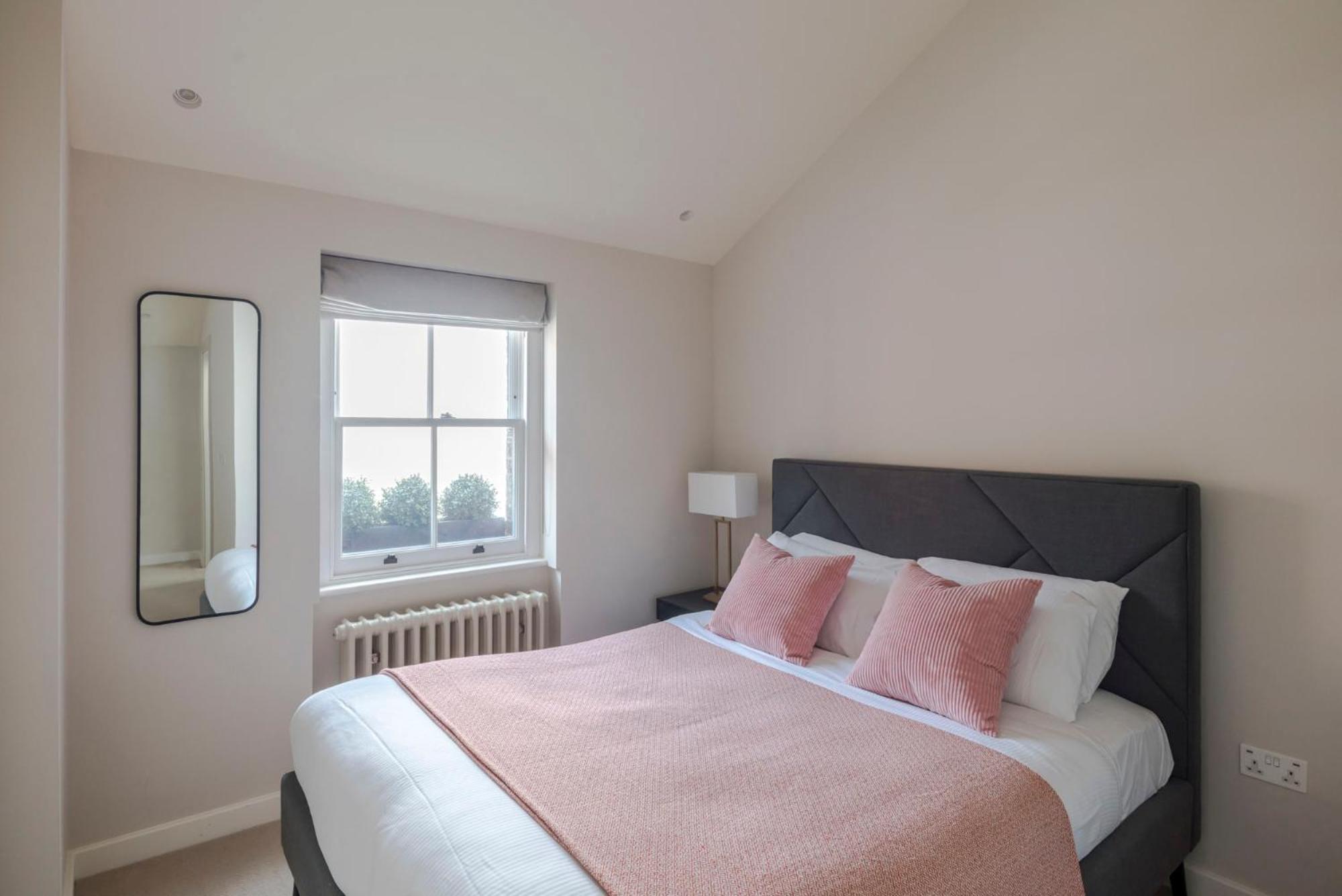 Parkside House - Regent's Park - By Frankie Says * Londres