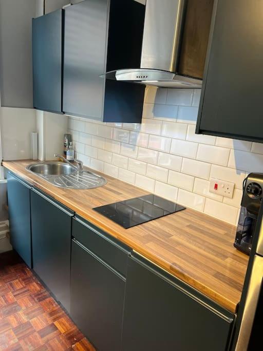 Central London Apartment Apartamento *