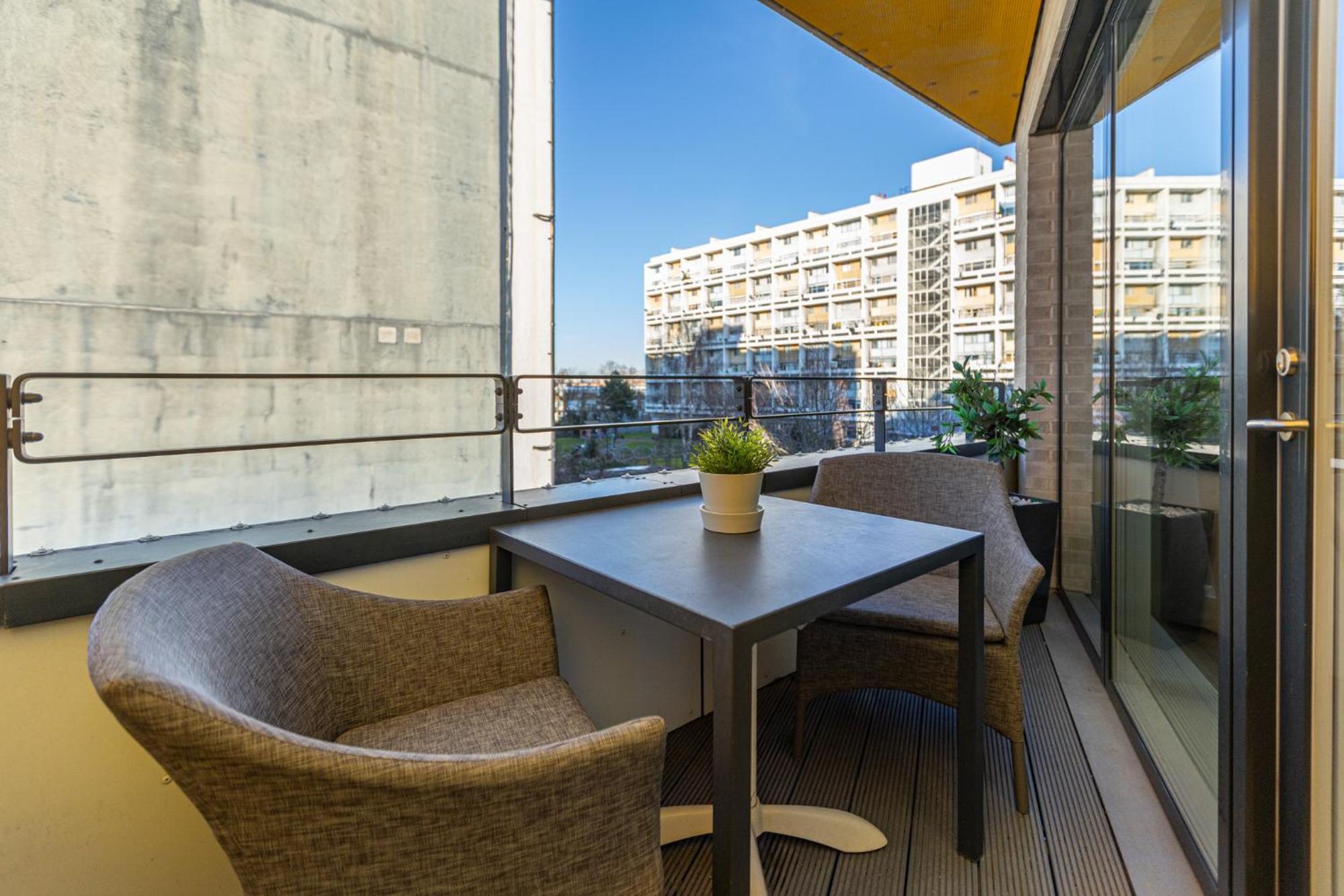Modern New 2br Flat Wbalcony In Peaceful Brixton * Londres