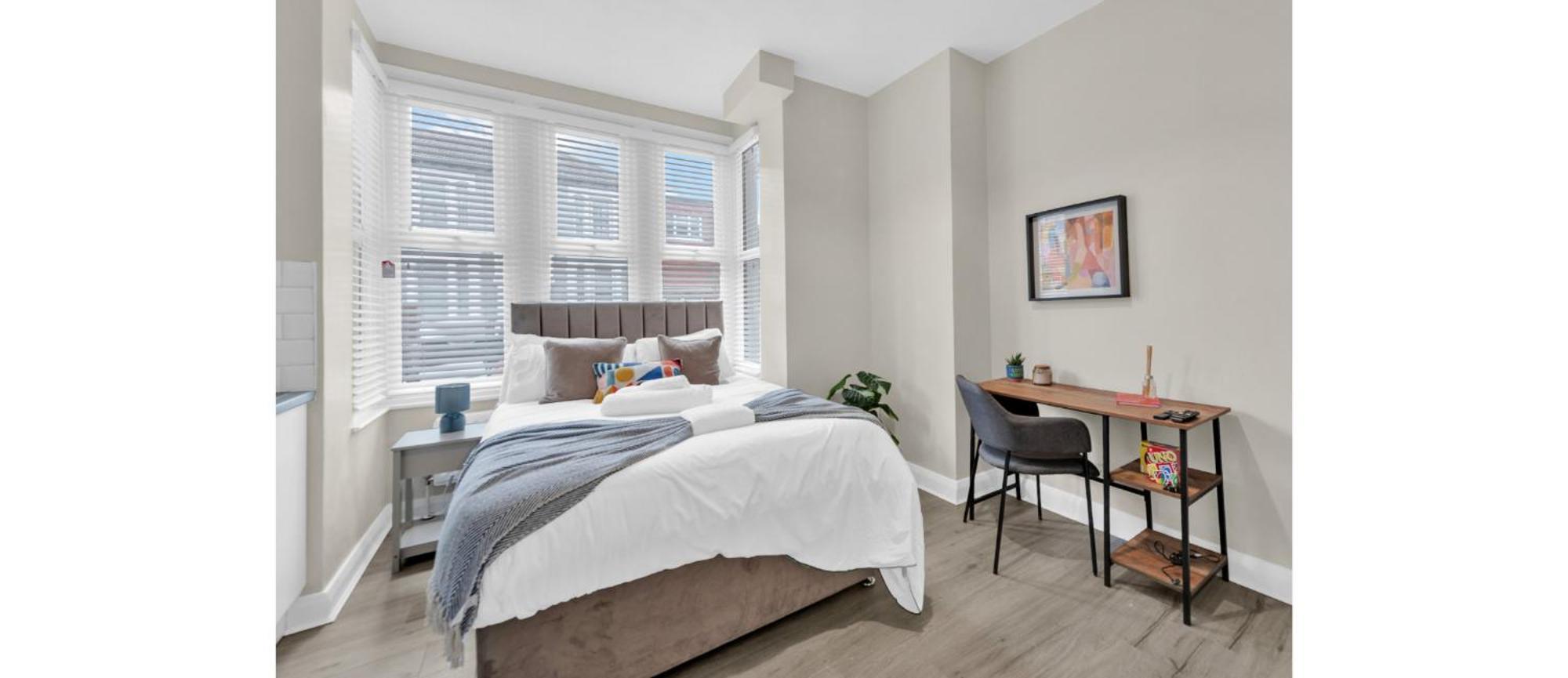 Sunny Serenity: Living With A Breeze Apartamento Londres