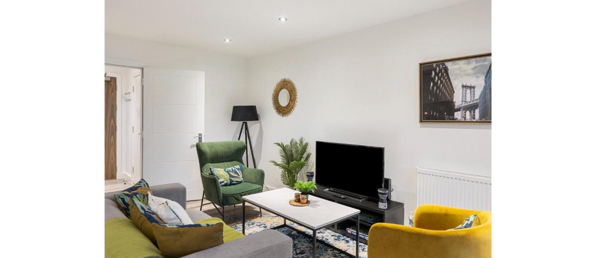 Appartement A Splash Of Color: Spacious & Funky 3-br Flat