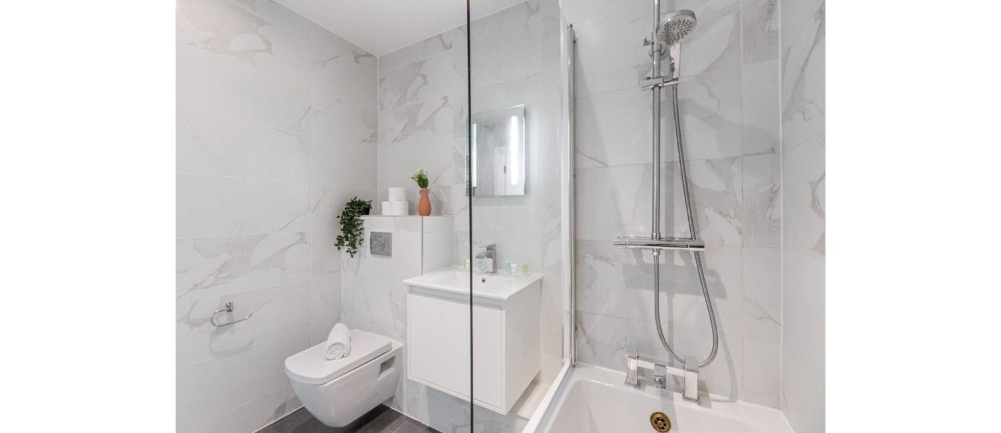 Appartement A Splash Of Color: Spacious & Funky 3-br Flat