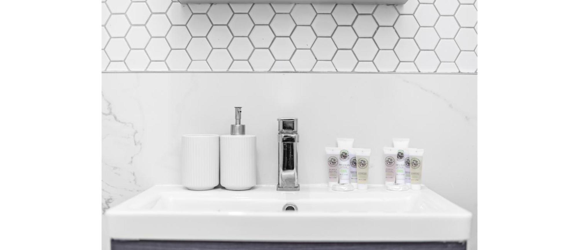 Appartement Calling: 2br Flat With Chic Flair *