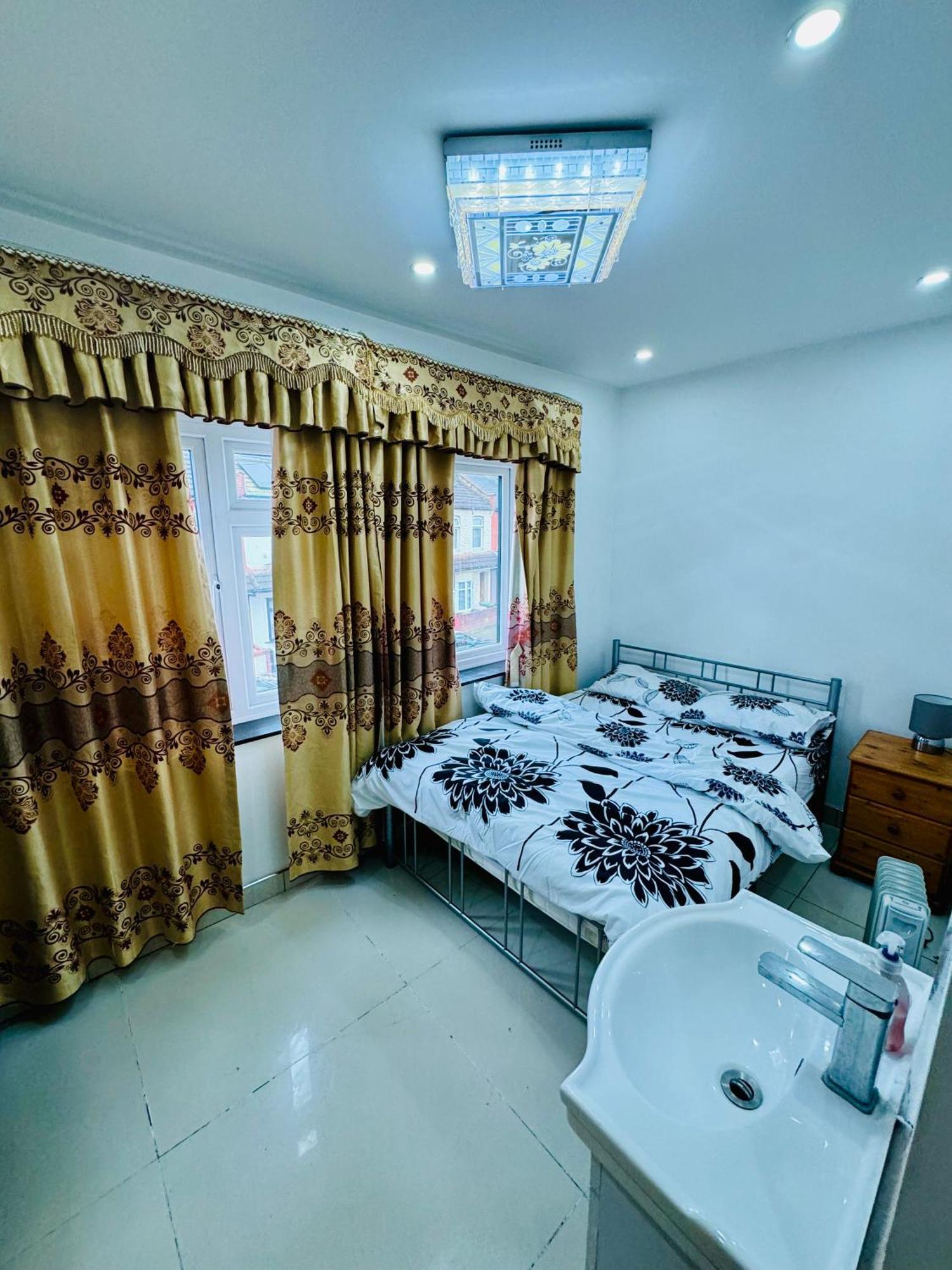 Bed and breakfast The Great Falcon Londres