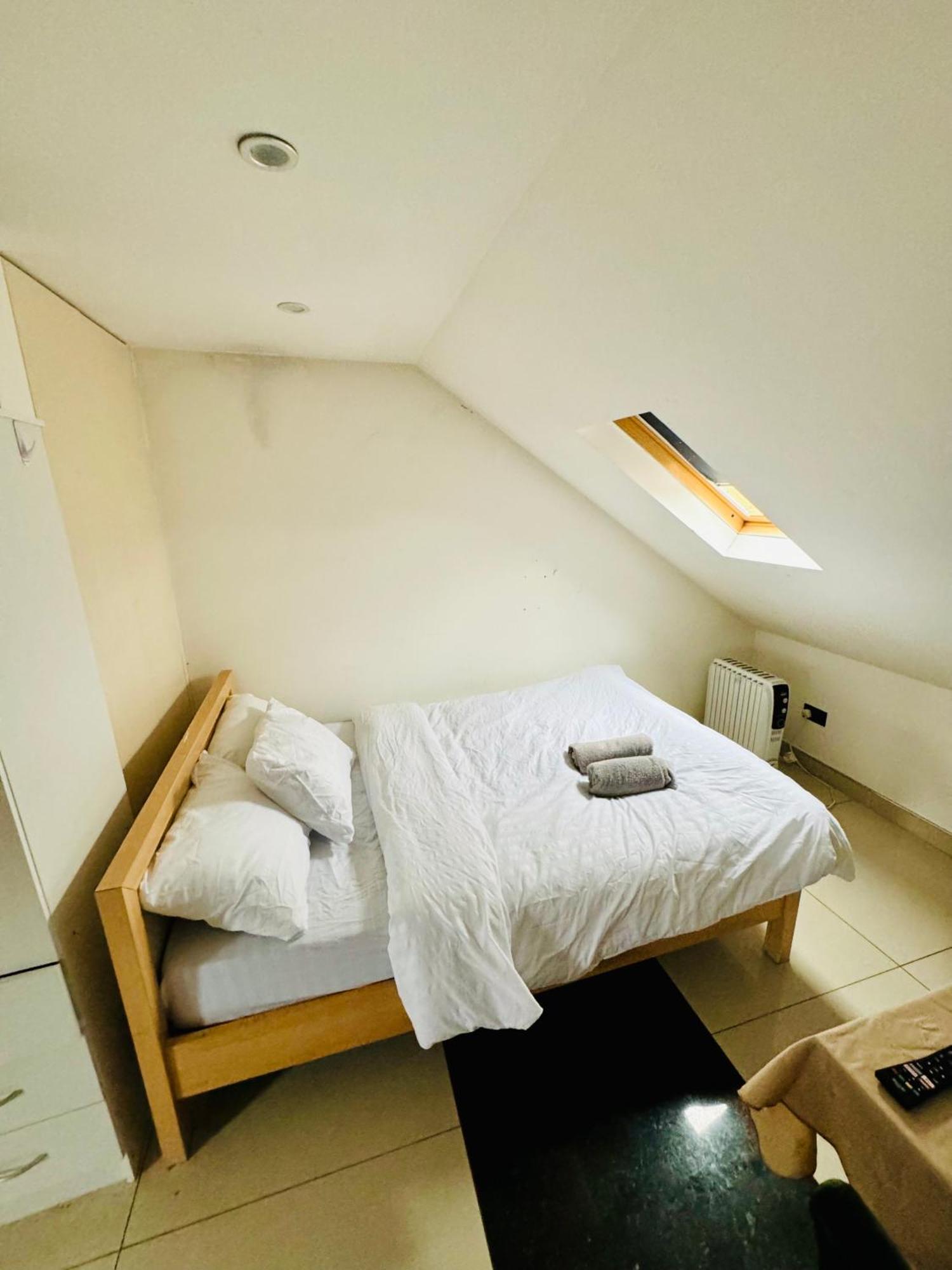The Great Falcon Bed and breakfast