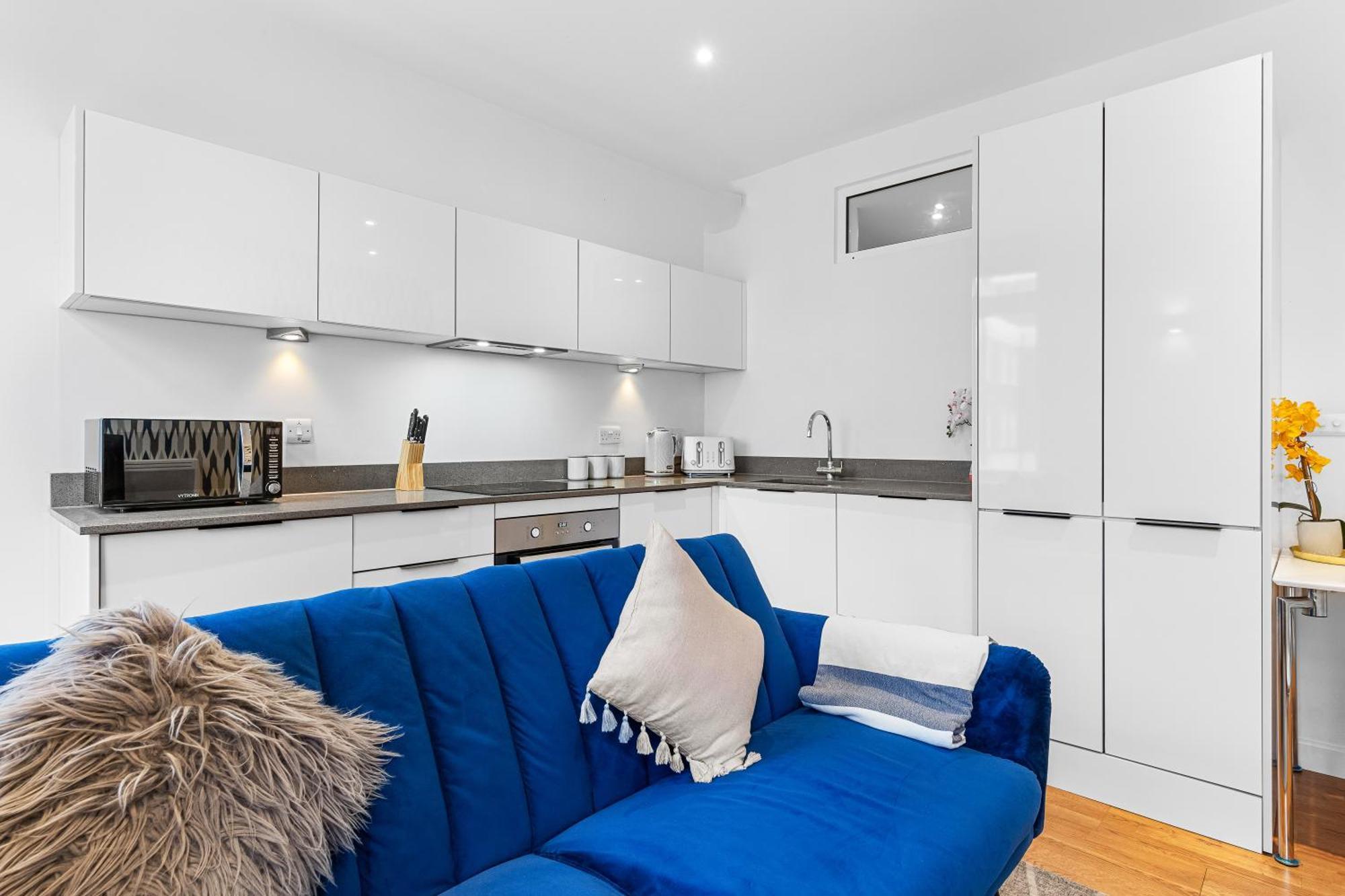 Modern One Bedroom Flat - Near Heathrow, Windsor Castle, Thorpe Park - Staines Tw18 Londres